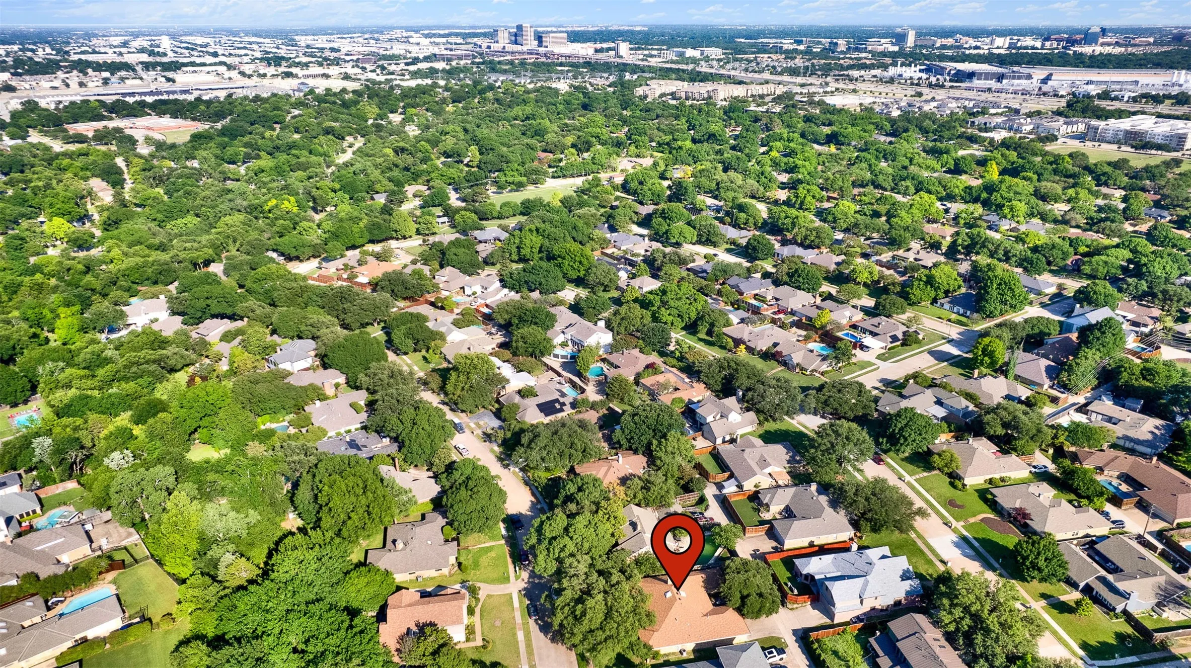 Easy access to US 75 & George Bush highway. Beautiful mature trees throughout Pitman Creek ideal for walking and enjoying the neighborhood.
