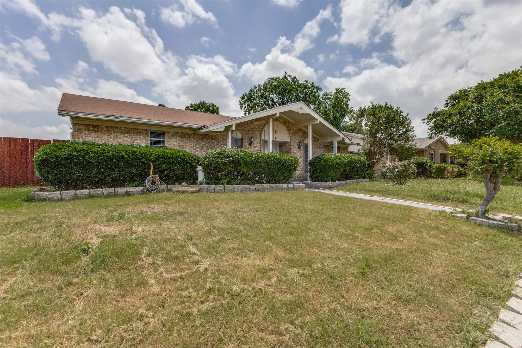 Single Family Residence For Sale in Dallas County , 3310 O Henry Drive, Garland, Texas 75042, 3 Bedroom, 2 Bathroom, Garage spaces, 2,091 Sqft, built in 1970, mls#21272494, Real Estate Agent in Garland, Homes For Sale in Dallas county, Homes For Sale in Garland, Realtor in Garland Texas, Real Estate Brokerage Independent Realty Texas, Luminita Cordes Realtor