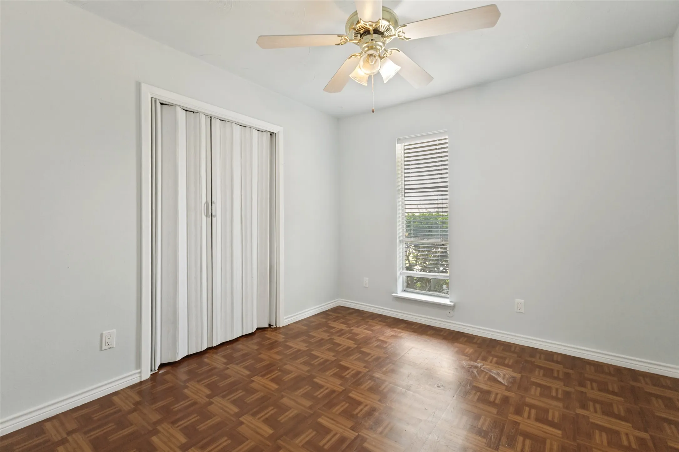 Single Family Residence For Sale in Dallas County , 3310 O Henry Drive, Garland, Texas 75042, 3 Bedroom, 2 Bathroom, Garage spaces, 2,091 Sqft, built in 1970, mls#21272494, Real Estate Agent in Garland, Homes For Sale in Dallas county, Homes For Sale in Garland, Realtor in Garland Texas, Real Estate Brokerage Independent Realty Texas, Luminita Cordes Realtor