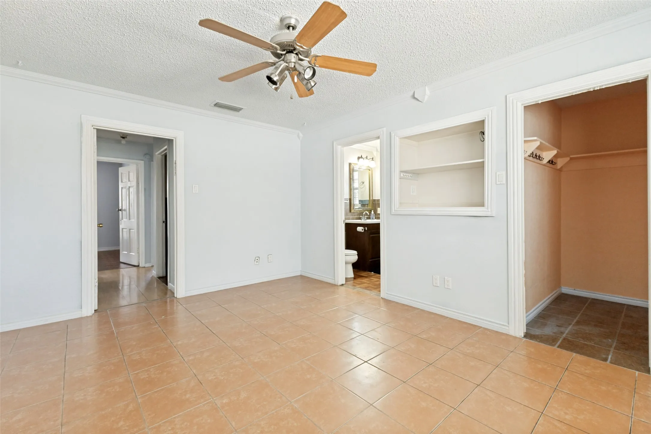 Single Family Residence For Sale in Dallas County , 3310 O Henry Drive, Garland, Texas 75042, 3 Bedroom, 2 Bathroom, Garage spaces, 2,091 Sqft, built in 1970, mls#21272494, Real Estate Agent in Garland, Homes For Sale in Dallas county, Homes For Sale in Garland, Realtor in Garland Texas, Real Estate Brokerage Independent Realty Texas, Luminita Cordes Realtor