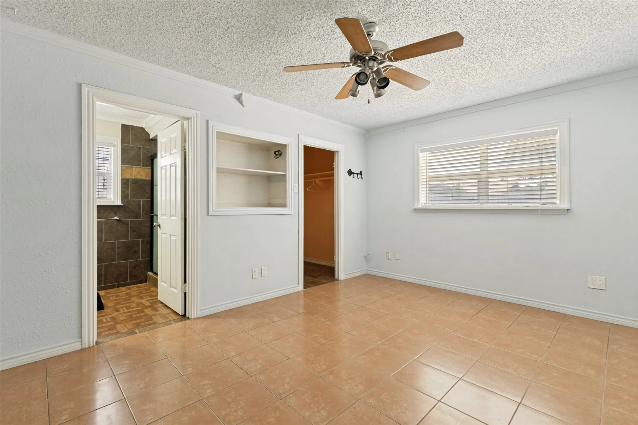 Single Family Residence For Sale in Dallas County , 3310 O Henry Drive, Garland, Texas 75042, 3 Bedroom, 2 Bathroom, Garage spaces, 2,091 Sqft, built in 1970, mls#21272494, Real Estate Agent in Garland, Homes For Sale in Dallas county, Homes For Sale in Garland, Realtor in Garland Texas, Real Estate Brokerage Independent Realty Texas, Luminita Cordes Realtor