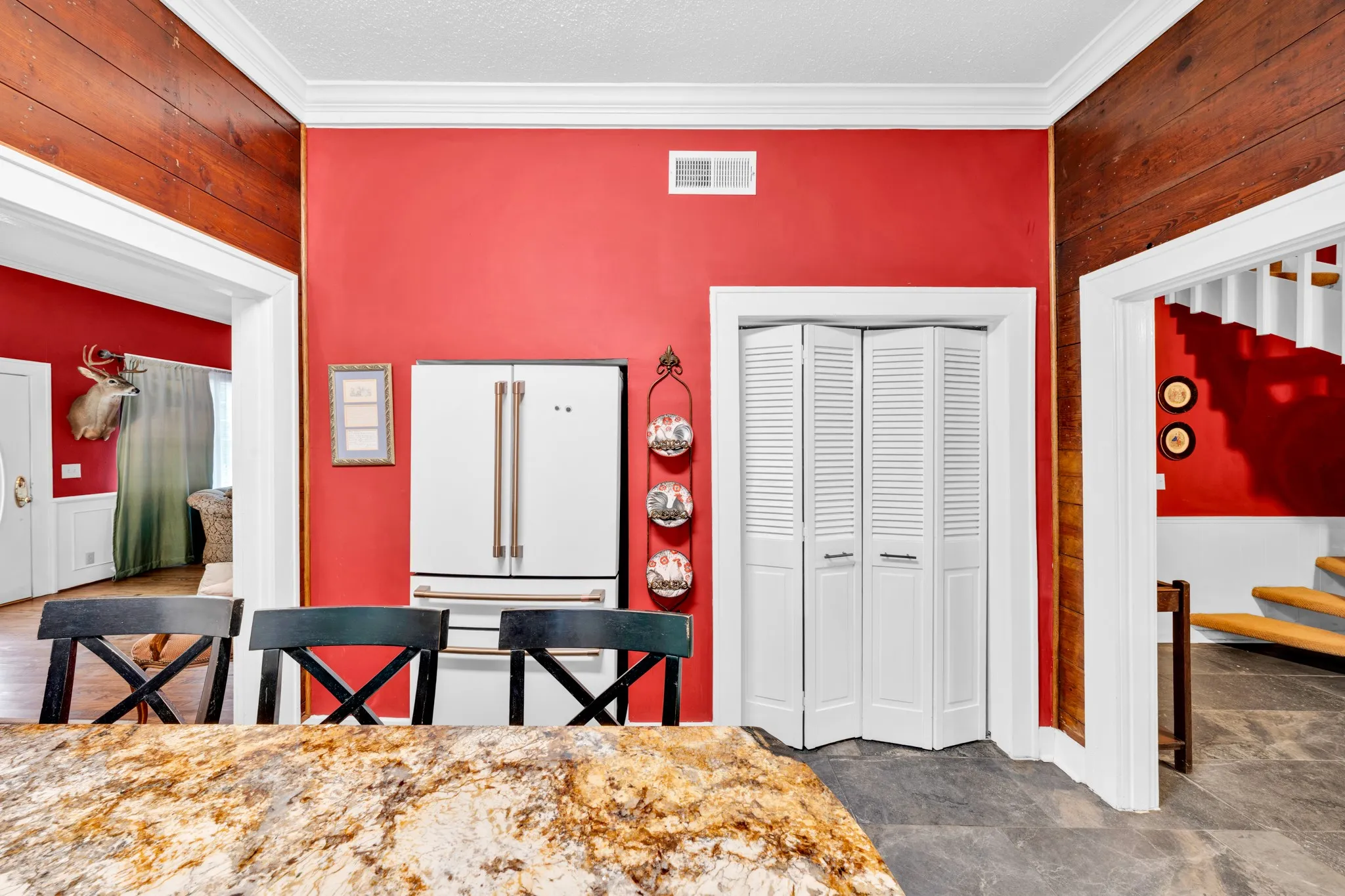 Single Family Residence For Sale in Hopkins County , 605 Davis Street S, Sulphur Springs, Texas 75482, 3 Bedroom, 3 Bathroom, Garage spaces, 2,504 Sqft, built in 1930, mls#21272521, Real Estate Agent in Sulphur Springs, Homes For Sale in Hopkins county, Homes For Sale in Sulphur Springs, Realtor in Sulphur Springs Texas, Real Estate Brokerage Independent Realty Texas, Luminita Cordes Realtor
