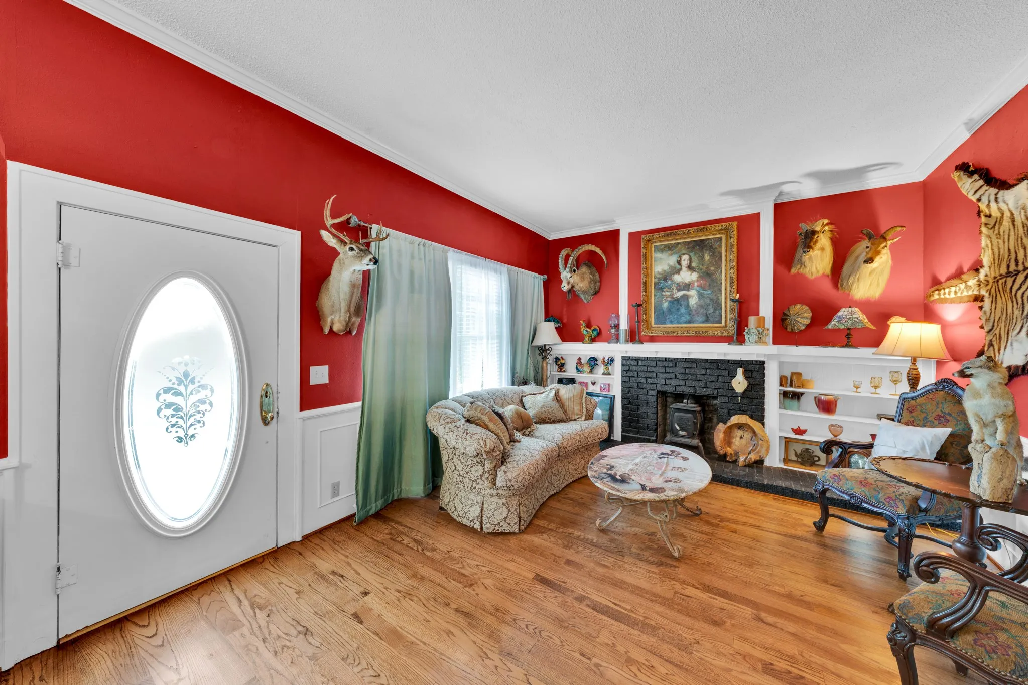 Single Family Residence For Sale in Hopkins County , 605 Davis Street S, Sulphur Springs, Texas 75482, 3 Bedroom, 3 Bathroom, Garage spaces, 2,504 Sqft, built in 1930, mls#21272521, Real Estate Agent in Sulphur Springs, Homes For Sale in Hopkins county, Homes For Sale in Sulphur Springs, Realtor in Sulphur Springs Texas, Real Estate Brokerage Independent Realty Texas, Luminita Cordes Realtor