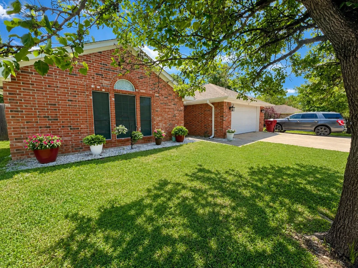 Single Family Residence For Sale in Lamar County , 187 SANDY, Reno, Texas 75462, 3 Bedroom, 2 Bathroom, 2 Garage spaces, 1,500 Sqft, built in 1993, mls#21272483, Real Estate Agent in Reno, Homes For Sale in Lamar county, Homes For Sale in Reno, Realtor in Reno Texas, Real Estate Brokerage Independent Realty Texas, Luminita Cordes Realtor