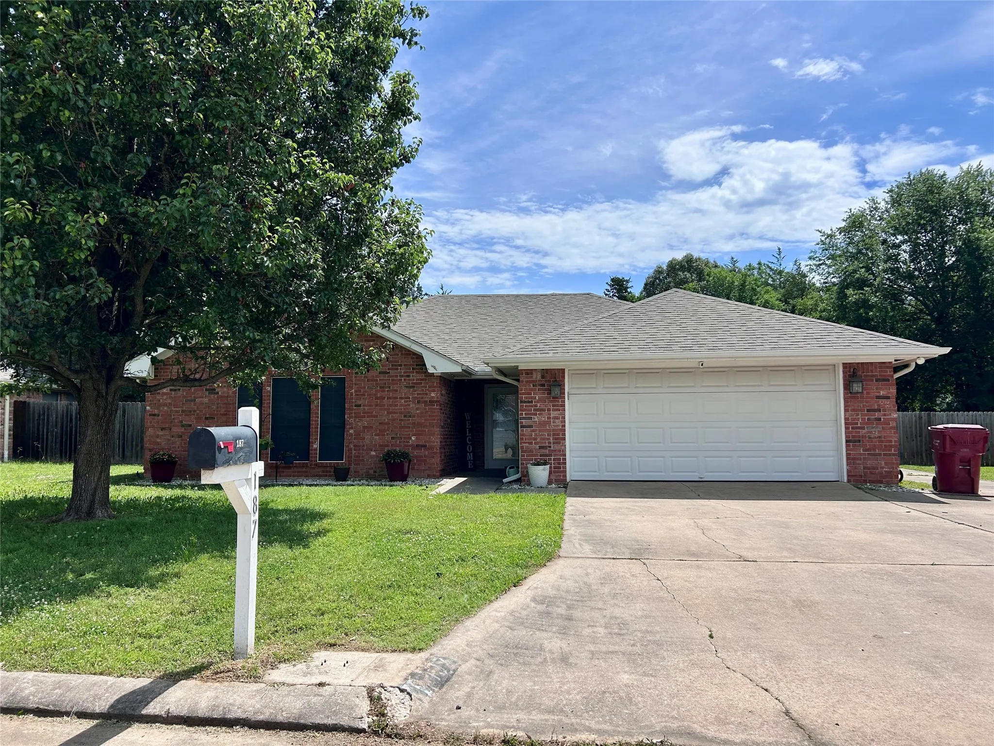 Single Family Residence For Sale in Lamar County , 187 SANDY, Reno, Texas 75462, 3 Bedroom, 2 Bathroom, 2 Garage spaces, 1,500 Sqft, built in 1993, mls#21272483, Real Estate Agent in Reno, Homes For Sale in Lamar county, Homes For Sale in Reno, Realtor in Reno Texas, Real Estate Brokerage Independent Realty Texas, Luminita Cordes Realtor