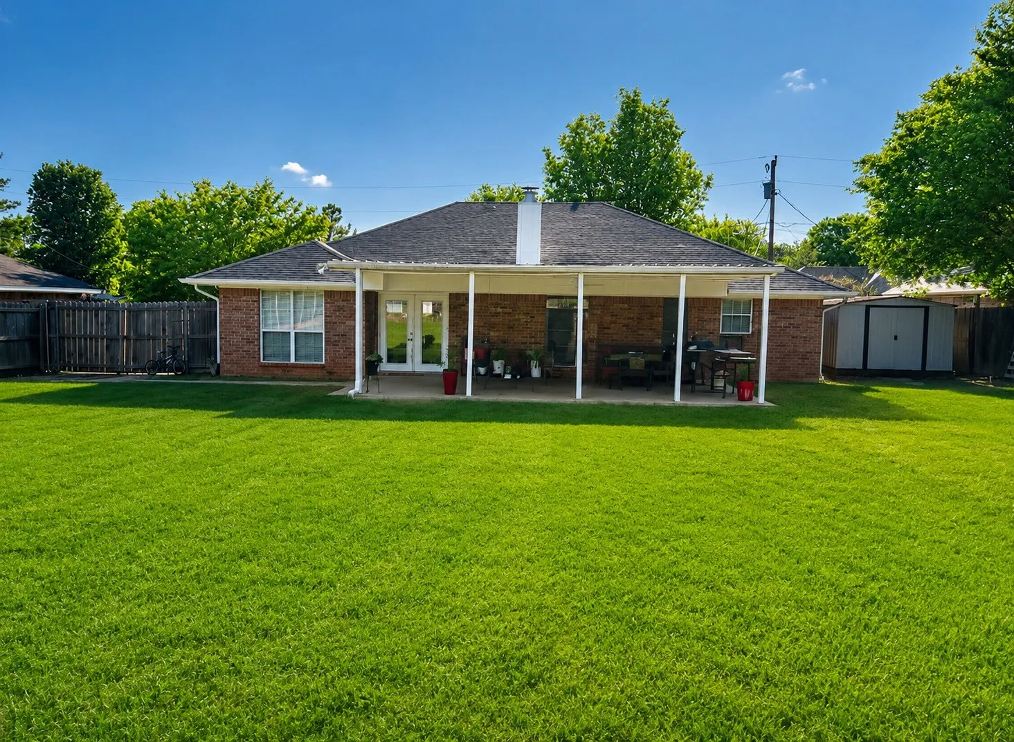 Single Family Residence For Sale in Lamar County , 187 SANDY, Reno, Texas 75462, 3 Bedroom, 2 Bathroom, 2 Garage spaces, 1,500 Sqft, built in 1993, mls#21272483, Real Estate Agent in Reno, Homes For Sale in Lamar county, Homes For Sale in Reno, Realtor in Reno Texas, Real Estate Brokerage Independent Realty Texas, Luminita Cordes Realtor