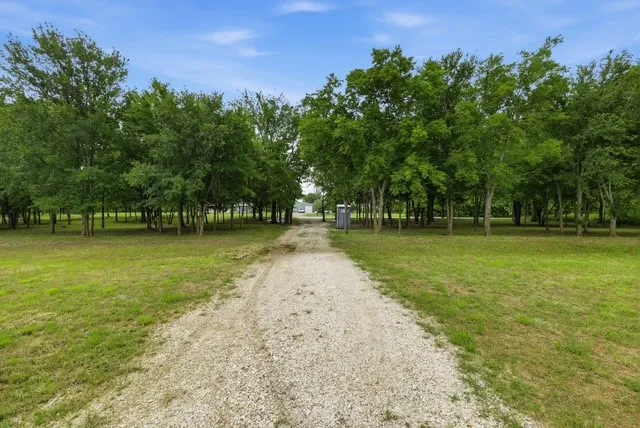201 McFarlin Rd Driveway