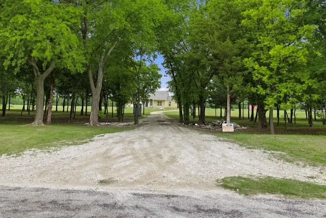 201 McFarlin Rd Driveway