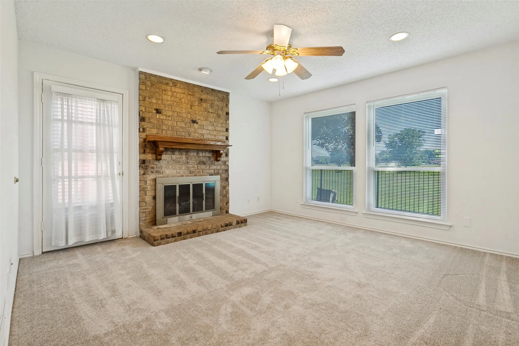 2nd living area would make a perfect office