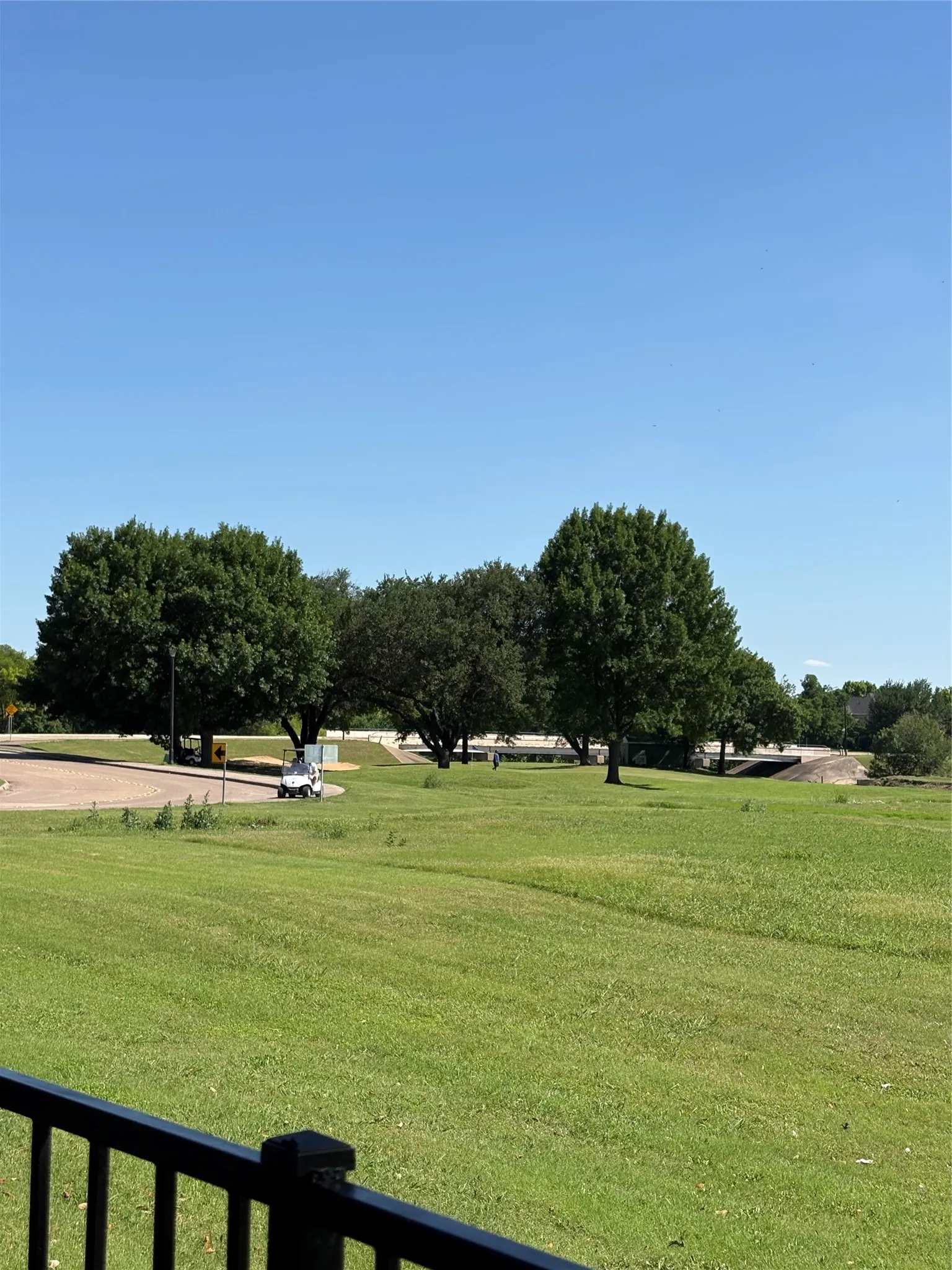 Single Family Residence For Sale in Dallas County , 2713 Laurel Oaks Drive, Garland, Texas 75044, 3 Bedroom, 2 Bathroom, 2 Garage spaces, 1,752 Sqft, built in 1982, mls#21268602, Real Estate Agent in Garland, Homes For Sale in Dallas county, Homes For Sale in Garland, Realtor in Garland Texas, Real Estate Brokerage Independent Realty Texas, Luminita Cordes Realtor
