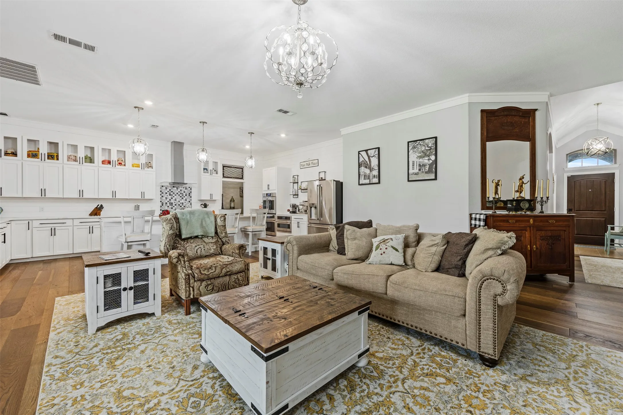 Single Family Residence For Sale in Ellis County , 1111 Yukon Boulevard, Waxahachie, Texas 75167, 4 Bedroom, 4 Bathroom, 2 Garage spaces, 3,064 Sqft, built in 2017, mls#21272550, Real Estate Agent in Waxahachie, Homes For Sale in Ellis county, Homes For Sale in Waxahachie, Realtor in Waxahachie Texas, Real Estate Brokerage Independent Realty Texas, Luminita Cordes Realtor