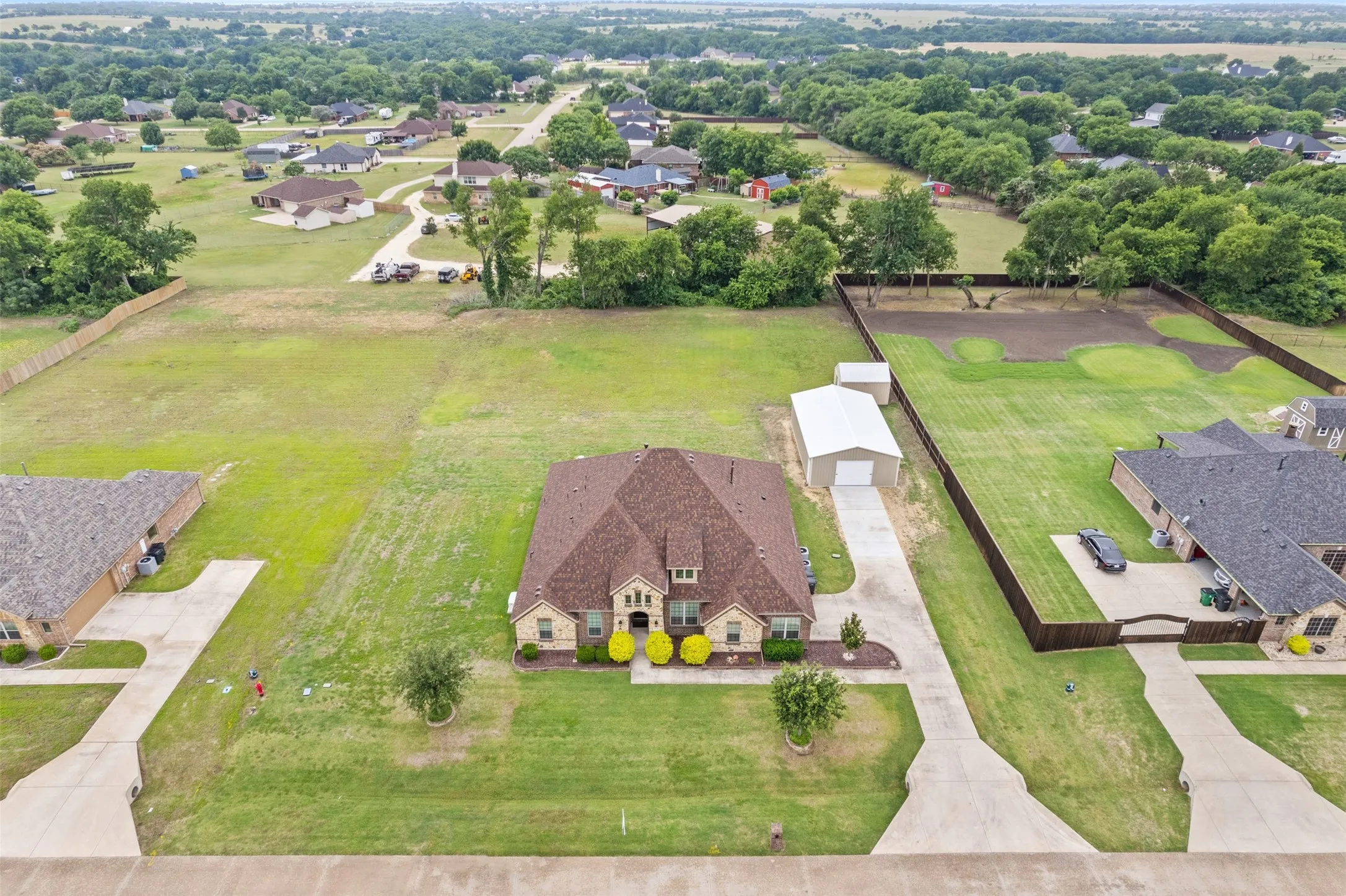 Single Family Residence For Sale in Ellis County , 1111 Yukon Boulevard, Waxahachie, Texas 75167, 4 Bedroom, 4 Bathroom, 2 Garage spaces, 3,064 Sqft, built in 2017, mls#21272550, Real Estate Agent in Waxahachie, Homes For Sale in Ellis county, Homes For Sale in Waxahachie, Realtor in Waxahachie Texas, Real Estate Brokerage Independent Realty Texas, Luminita Cordes Realtor