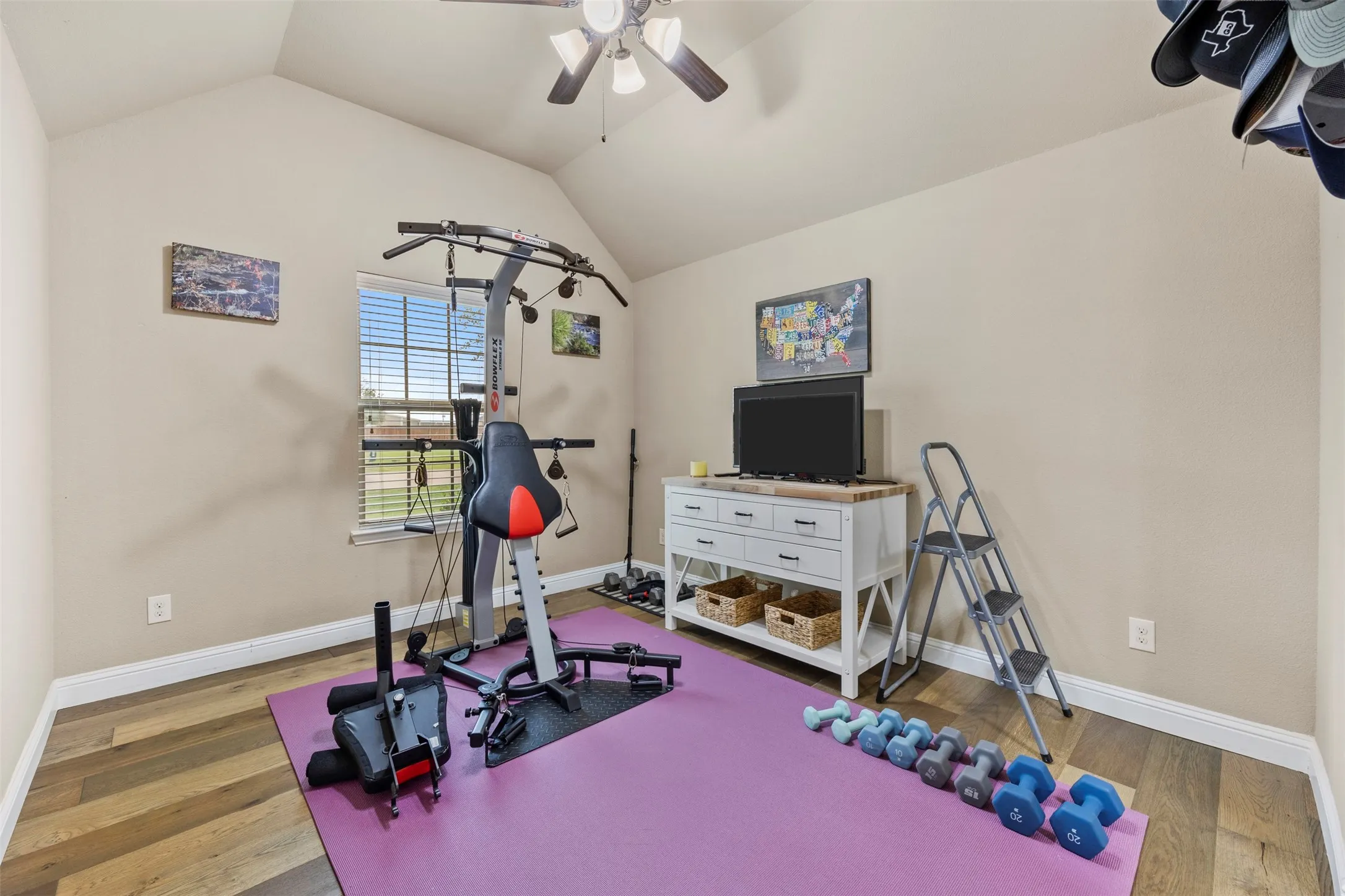 Single Family Residence For Sale in Ellis County , 1111 Yukon Boulevard, Waxahachie, Texas 75167, 4 Bedroom, 4 Bathroom, 2 Garage spaces, 3,064 Sqft, built in 2017, mls#21272550, Real Estate Agent in Waxahachie, Homes For Sale in Ellis county, Homes For Sale in Waxahachie, Realtor in Waxahachie Texas, Real Estate Brokerage Independent Realty Texas, Luminita Cordes Realtor
