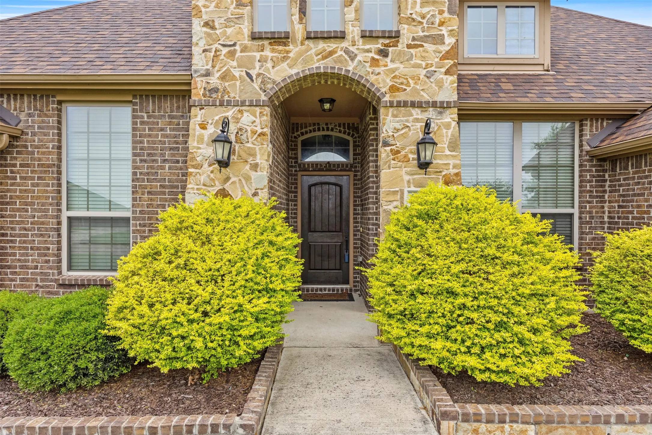 Single Family Residence For Sale in Ellis County , 1111 Yukon Boulevard, Waxahachie, Texas 75167, 4 Bedroom, 4 Bathroom, 2 Garage spaces, 3,064 Sqft, built in 2017, mls#21272550, Real Estate Agent in Waxahachie, Homes For Sale in Ellis county, Homes For Sale in Waxahachie, Realtor in Waxahachie Texas, Real Estate Brokerage Independent Realty Texas, Luminita Cordes Realtor