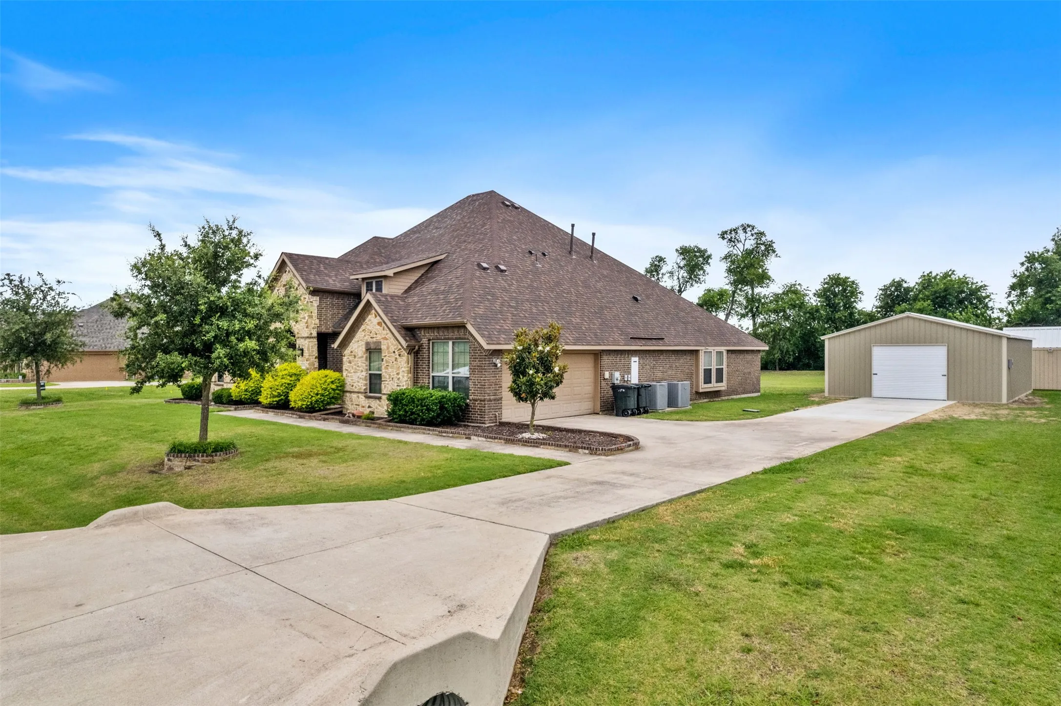 Single Family Residence For Sale in Ellis County , 1111 Yukon Boulevard, Waxahachie, Texas 75167, 4 Bedroom, 4 Bathroom, 2 Garage spaces, 3,064 Sqft, built in 2017, mls#21272550, Real Estate Agent in Waxahachie, Homes For Sale in Ellis county, Homes For Sale in Waxahachie, Realtor in Waxahachie Texas, Real Estate Brokerage Independent Realty Texas, Luminita Cordes Realtor
