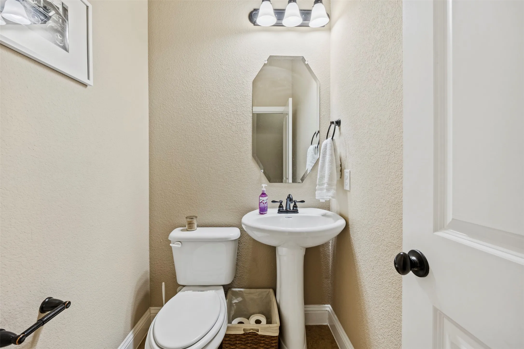 Single Family Residence For Sale in Ellis County , 1111 Yukon Boulevard, Waxahachie, Texas 75167, 4 Bedroom, 4 Bathroom, 2 Garage spaces, 3,064 Sqft, built in 2017, mls#21272550, Real Estate Agent in Waxahachie, Homes For Sale in Ellis county, Homes For Sale in Waxahachie, Realtor in Waxahachie Texas, Real Estate Brokerage Independent Realty Texas, Luminita Cordes Realtor