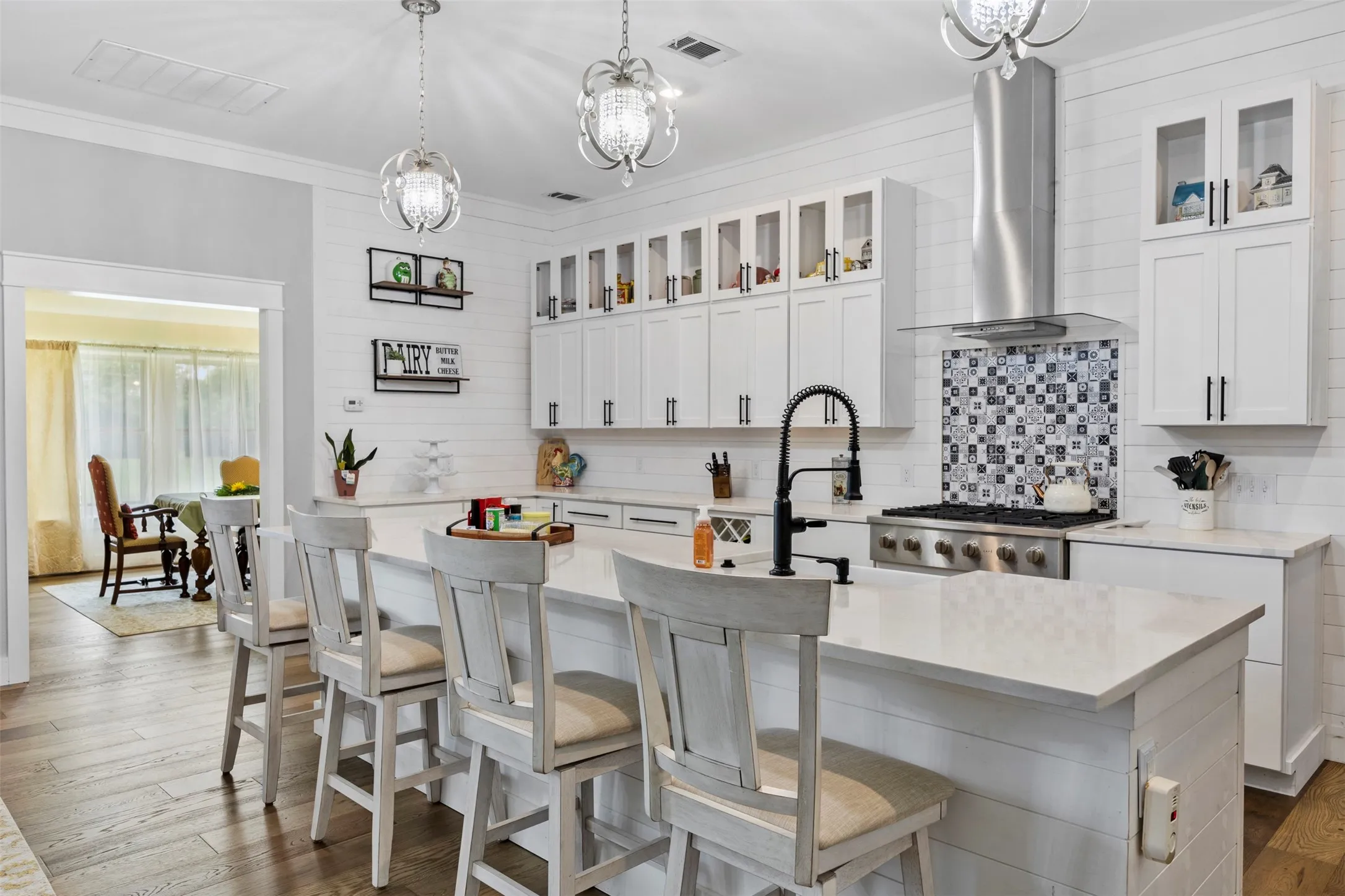 Single Family Residence For Sale in Ellis County , 1111 Yukon Boulevard, Waxahachie, Texas 75167, 4 Bedroom, 4 Bathroom, 2 Garage spaces, 3,064 Sqft, built in 2017, mls#21272550, Real Estate Agent in Waxahachie, Homes For Sale in Ellis county, Homes For Sale in Waxahachie, Realtor in Waxahachie Texas, Real Estate Brokerage Independent Realty Texas, Luminita Cordes Realtor