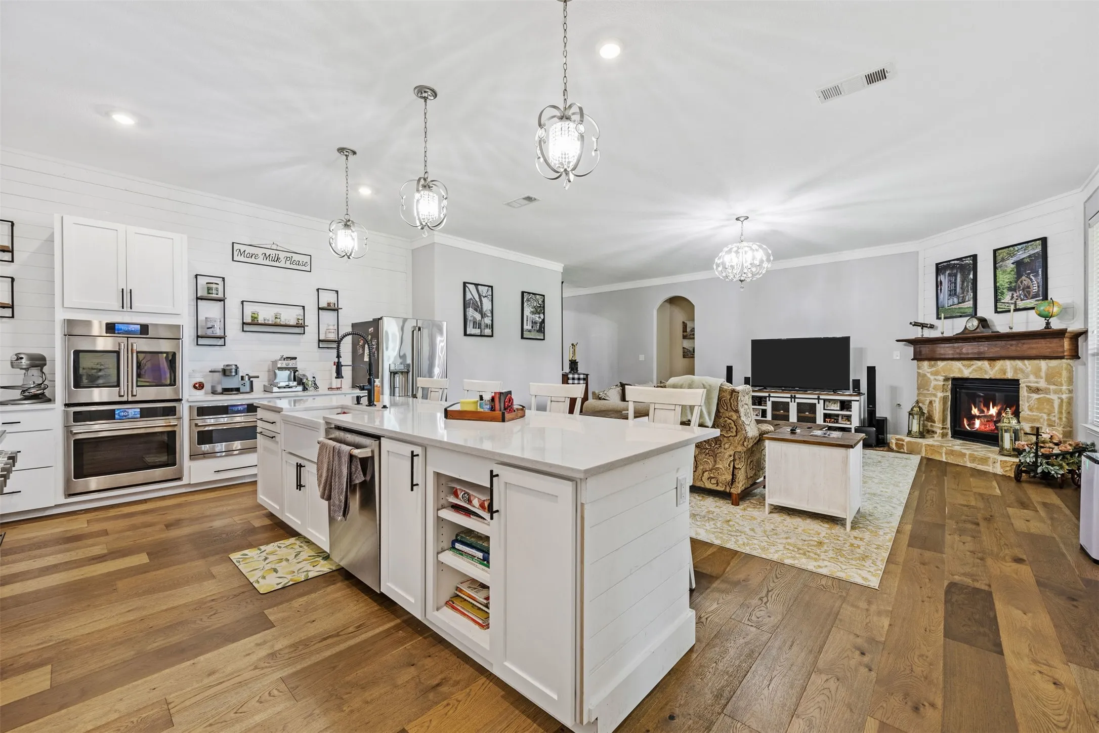 Single Family Residence For Sale in Ellis County , 1111 Yukon Boulevard, Waxahachie, Texas 75167, 4 Bedroom, 4 Bathroom, 2 Garage spaces, 3,064 Sqft, built in 2017, mls#21272550, Real Estate Agent in Waxahachie, Homes For Sale in Ellis county, Homes For Sale in Waxahachie, Realtor in Waxahachie Texas, Real Estate Brokerage Independent Realty Texas, Luminita Cordes Realtor
