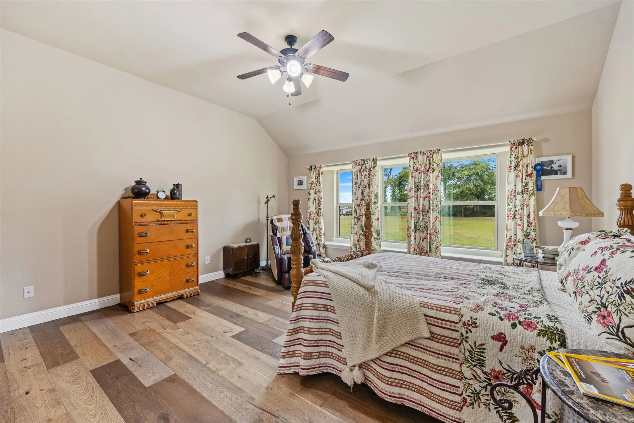 Single Family Residence For Sale in Ellis County , 1111 Yukon Boulevard, Waxahachie, Texas 75167, 4 Bedroom, 4 Bathroom, 2 Garage spaces, 3,064 Sqft, built in 2017, mls#21272550, Real Estate Agent in Waxahachie, Homes For Sale in Ellis county, Homes For Sale in Waxahachie, Realtor in Waxahachie Texas, Real Estate Brokerage Independent Realty Texas, Luminita Cordes Realtor