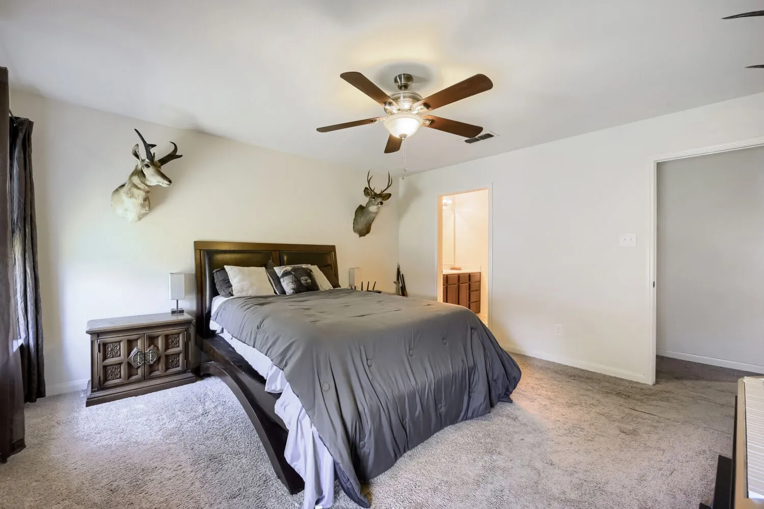 Single Family Residence For Sale in Kaufman County , 4015 Elderberry Street, Forney, Texas 75126, 3 Bedroom, 2 Bathroom, 2 Garage spaces, 1,541 Sqft, built in 2016, mls#21269555, Real Estate Agent in Forney, Homes For Sale in Kaufman county, Homes For Sale in Forney, Realtor in Forney Texas, Real Estate Brokerage Independent Realty Texas, Luminita Cordes Realtor
