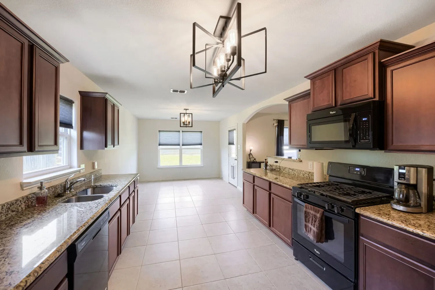 Single Family Residence For Sale in Kaufman County , 4015 Elderberry Street, Forney, Texas 75126, 3 Bedroom, 2 Bathroom, 2 Garage spaces, 1,541 Sqft, built in 2016, mls#21269555, Real Estate Agent in Forney, Homes For Sale in Kaufman county, Homes For Sale in Forney, Realtor in Forney Texas, Real Estate Brokerage Independent Realty Texas, Luminita Cordes Realtor