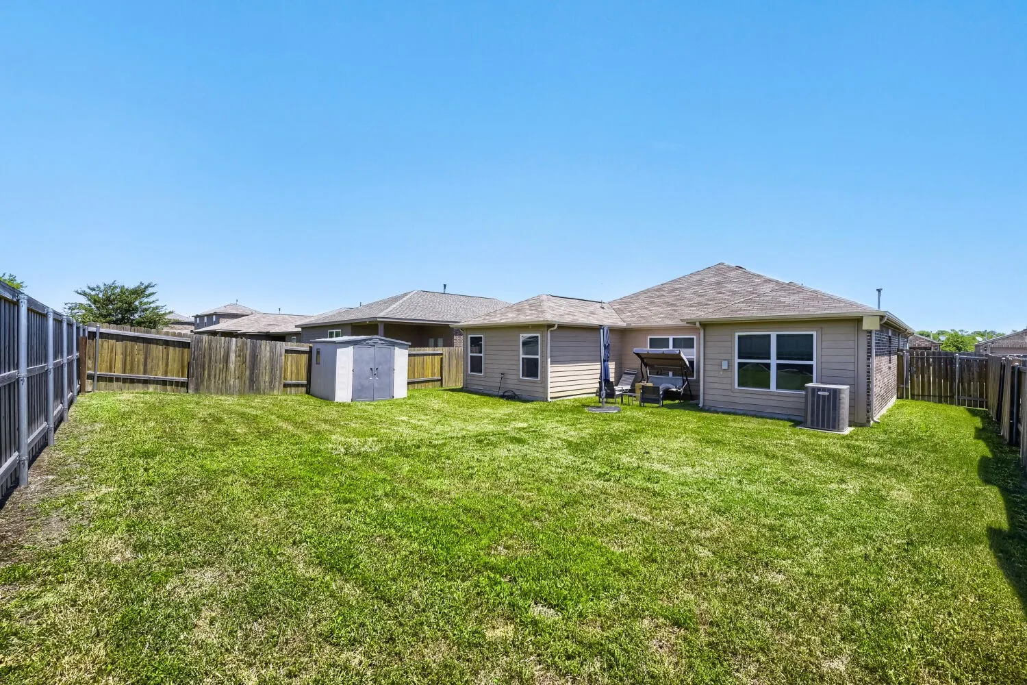 Single Family Residence For Sale in Kaufman County , 4015 Elderberry Street, Forney, Texas 75126, 3 Bedroom, 2 Bathroom, 2 Garage spaces, 1,541 Sqft, built in 2016, mls#21269555, Real Estate Agent in Forney, Homes For Sale in Kaufman county, Homes For Sale in Forney, Realtor in Forney Texas, Real Estate Brokerage Independent Realty Texas, Luminita Cordes Realtor