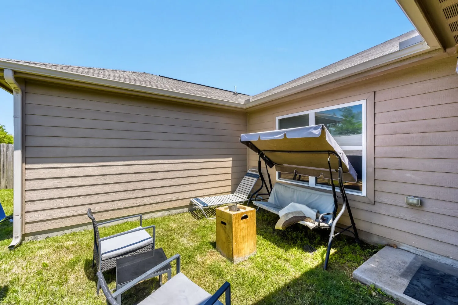 Single Family Residence For Sale in Kaufman County , 4015 Elderberry Street, Forney, Texas 75126, 3 Bedroom, 2 Bathroom, 2 Garage spaces, 1,541 Sqft, built in 2016, mls#21269555, Real Estate Agent in Forney, Homes For Sale in Kaufman county, Homes For Sale in Forney, Realtor in Forney Texas, Real Estate Brokerage Independent Realty Texas, Luminita Cordes Realtor