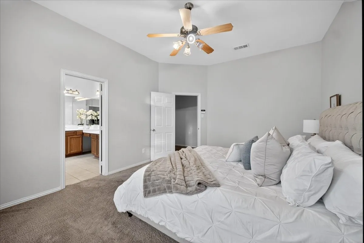 Single Family Residence For Sale in Collin County , 11758 Corsicana Drive, Frisco, Texas 75035, 3 Bedroom, 2 Bathroom, 2 Garage spaces, 1,990 Sqft, built in 2004, mls#21272561, Real Estate Agent in Frisco, Homes For Sale in Collin county, Homes For Sale in Frisco, Realtor in Frisco Texas, Real Estate Brokerage Independent Realty Texas, Luminita Cordes Realtor