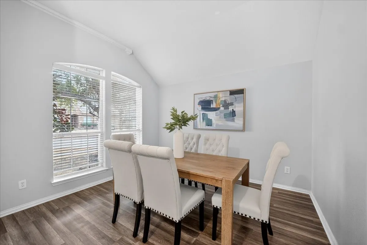 Single Family Residence For Sale in Collin County , 11758 Corsicana Drive, Frisco, Texas 75035, 3 Bedroom, 2 Bathroom, 2 Garage spaces, 1,990 Sqft, built in 2004, mls#21272561, Real Estate Agent in Frisco, Homes For Sale in Collin county, Homes For Sale in Frisco, Realtor in Frisco Texas, Real Estate Brokerage Independent Realty Texas, Luminita Cordes Realtor