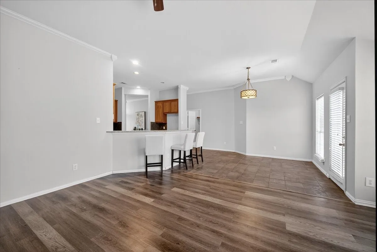 Single Family Residence For Sale in Collin County , 11758 Corsicana Drive, Frisco, Texas 75035, 3 Bedroom, 2 Bathroom, 2 Garage spaces, 1,990 Sqft, built in 2004, mls#21272561, Real Estate Agent in Frisco, Homes For Sale in Collin county, Homes For Sale in Frisco, Realtor in Frisco Texas, Real Estate Brokerage Independent Realty Texas, Luminita Cordes Realtor