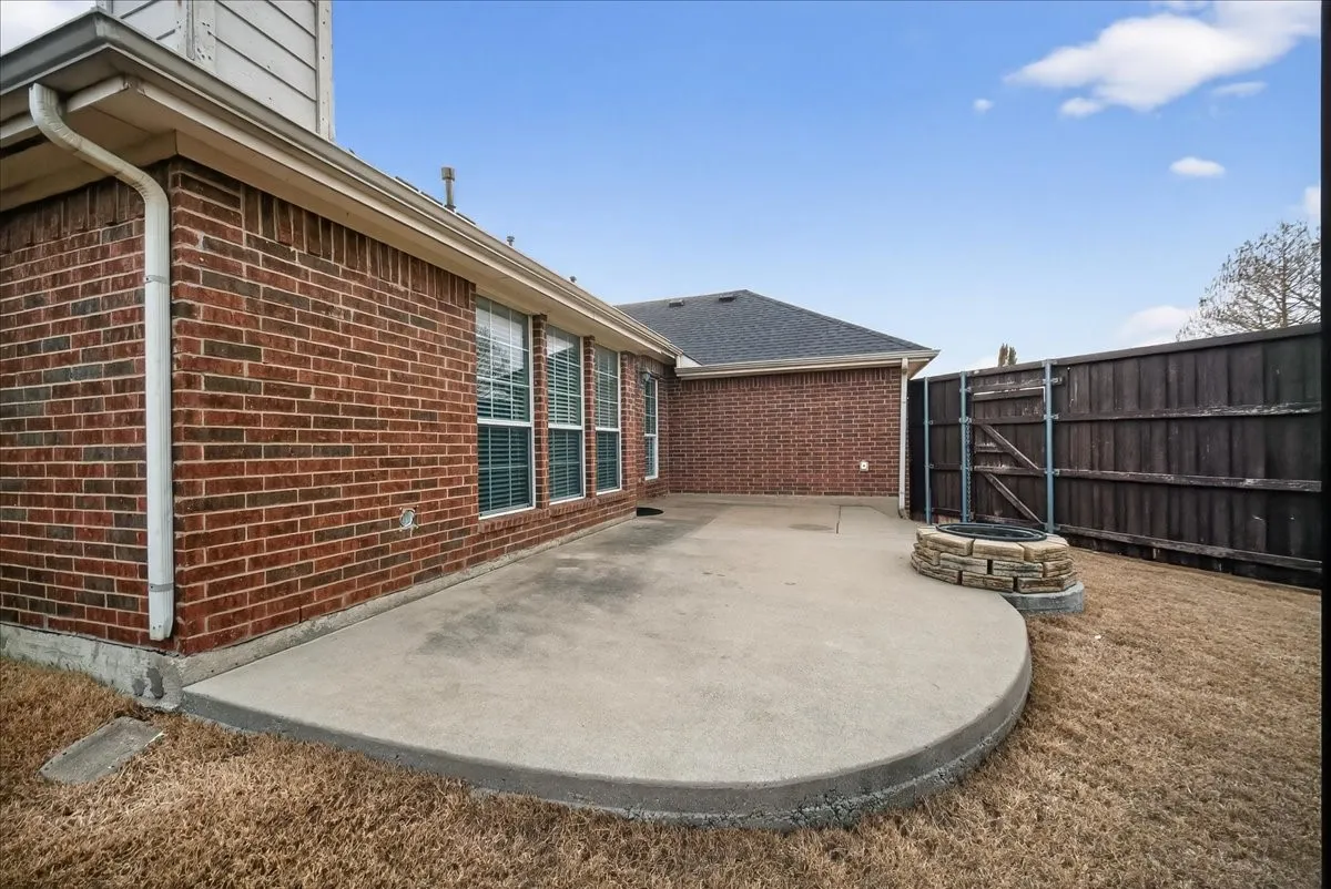 Single Family Residence For Sale in Collin County , 11758 Corsicana Drive, Frisco, Texas 75035, 3 Bedroom, 2 Bathroom, 2 Garage spaces, 1,990 Sqft, built in 2004, mls#21272561, Real Estate Agent in Frisco, Homes For Sale in Collin county, Homes For Sale in Frisco, Realtor in Frisco Texas, Real Estate Brokerage Independent Realty Texas, Luminita Cordes Realtor