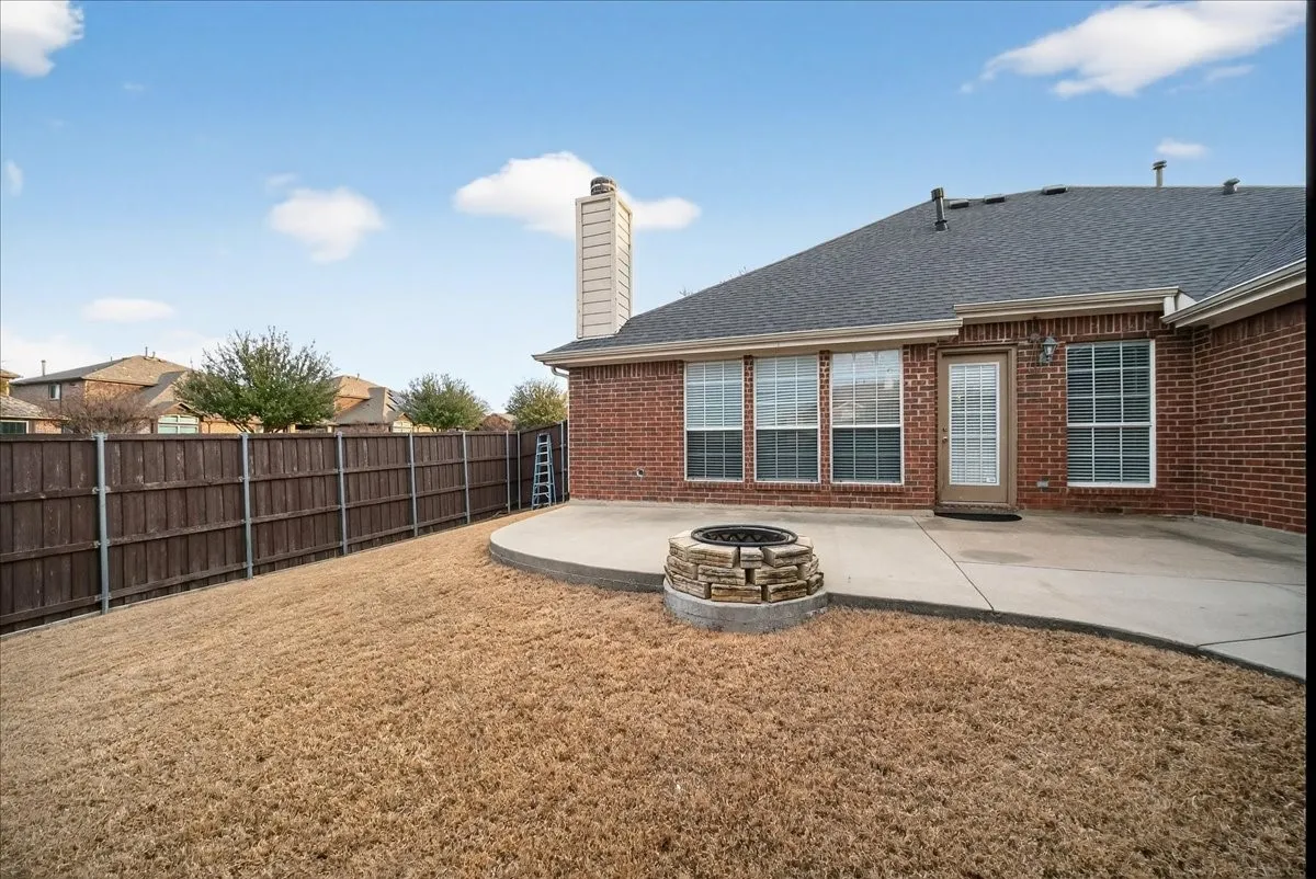 Single Family Residence For Sale in Collin County , 11758 Corsicana Drive, Frisco, Texas 75035, 3 Bedroom, 2 Bathroom, 2 Garage spaces, 1,990 Sqft, built in 2004, mls#21272561, Real Estate Agent in Frisco, Homes For Sale in Collin county, Homes For Sale in Frisco, Realtor in Frisco Texas, Real Estate Brokerage Independent Realty Texas, Luminita Cordes Realtor