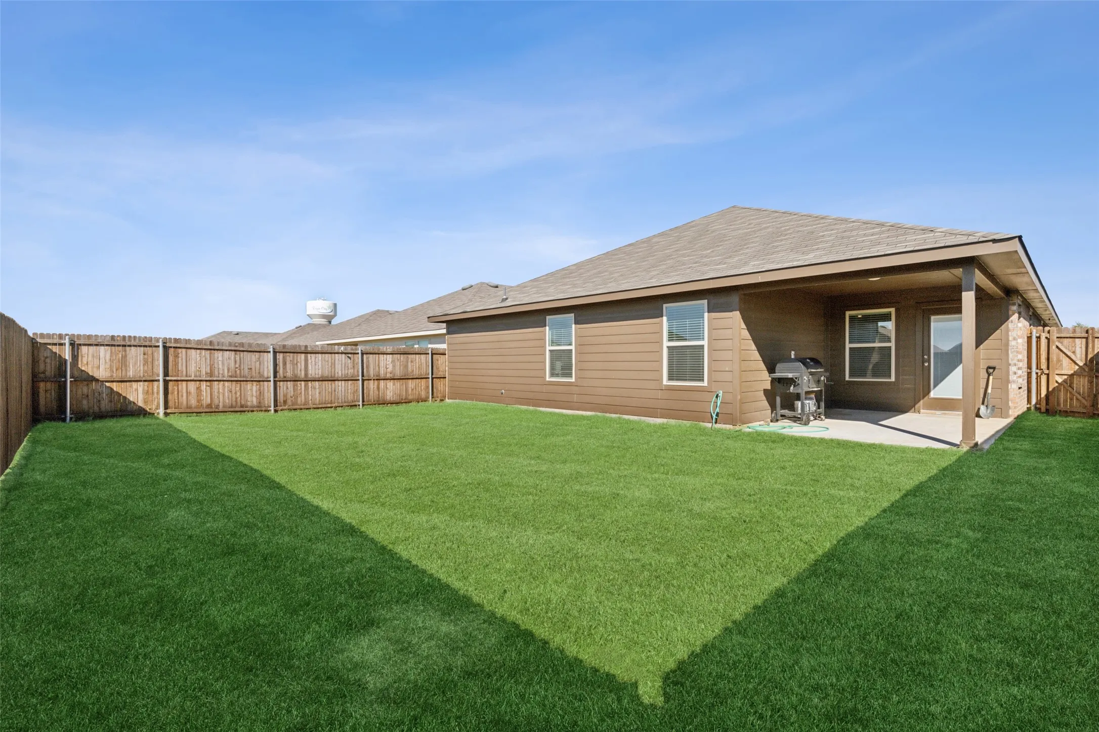 Single Family Residence For Sale in Hunt County , 2134 Berrywood Drive, Royse City, Texas 75189, 4 Bedroom, 3 Bathroom, 2 Garage spaces, 2,097 Sqft, built in 2022, mls#21267868, Real Estate Agent in Royse City, Homes For Sale in Hunt county, Homes For Sale in Royse City, Realtor in Royse City Texas, Real Estate Brokerage Independent Realty Texas, Luminita Cordes Realtor