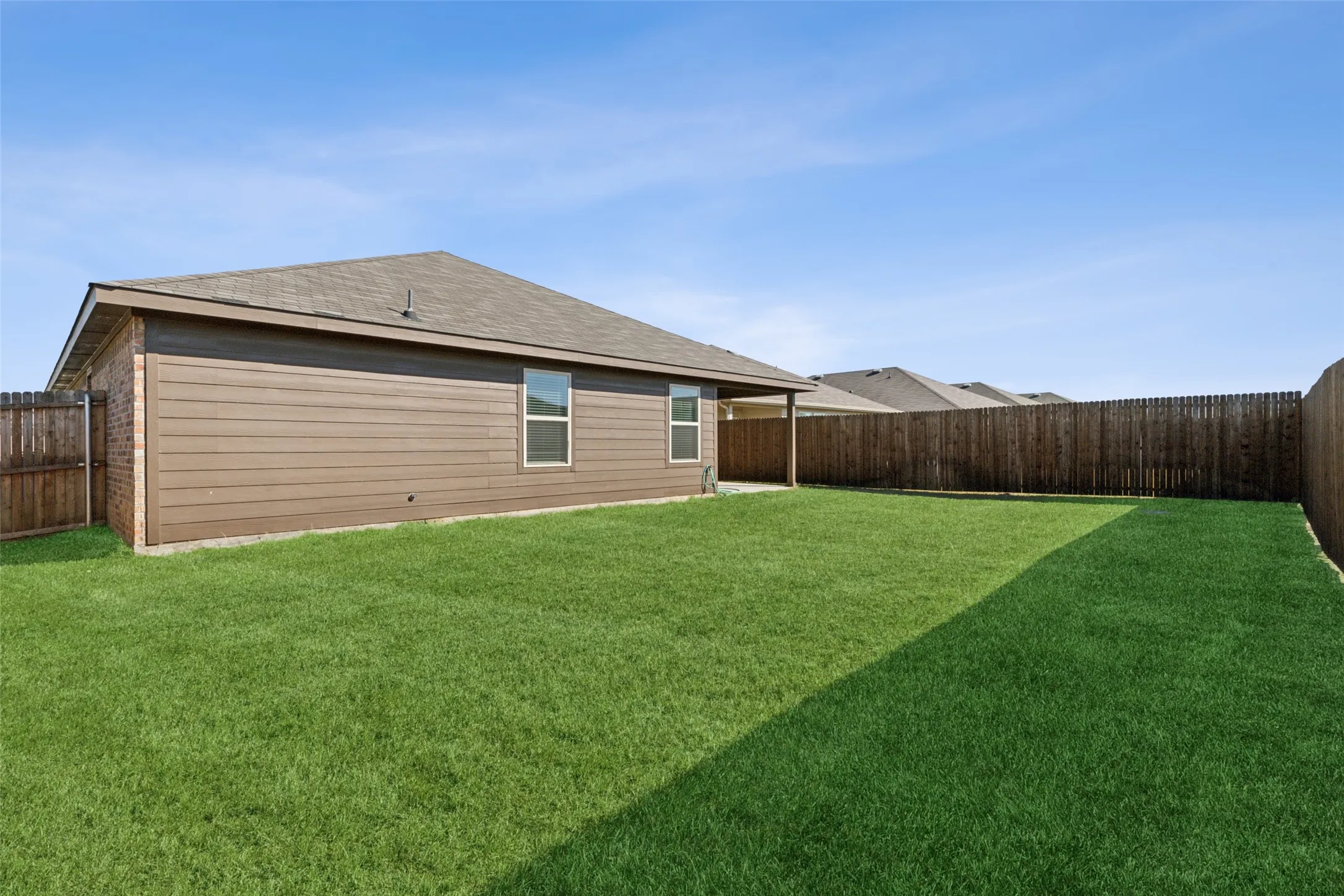 Single Family Residence For Sale in Hunt County , 2134 Berrywood Drive, Royse City, Texas 75189, 4 Bedroom, 3 Bathroom, 2 Garage spaces, 2,097 Sqft, built in 2022, mls#21267868, Real Estate Agent in Royse City, Homes For Sale in Hunt county, Homes For Sale in Royse City, Realtor in Royse City Texas, Real Estate Brokerage Independent Realty Texas, Luminita Cordes Realtor
