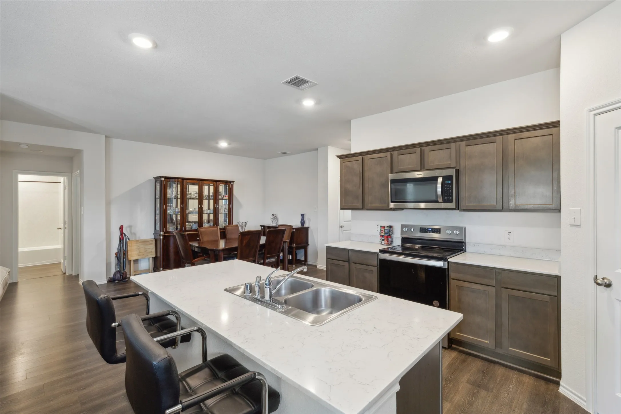 Single Family Residence For Sale in Hunt County , 2134 Berrywood Drive, Royse City, Texas 75189, 4 Bedroom, 3 Bathroom, 2 Garage spaces, 2,097 Sqft, built in 2022, mls#21267868, Real Estate Agent in Royse City, Homes For Sale in Hunt county, Homes For Sale in Royse City, Realtor in Royse City Texas, Real Estate Brokerage Independent Realty Texas, Luminita Cordes Realtor