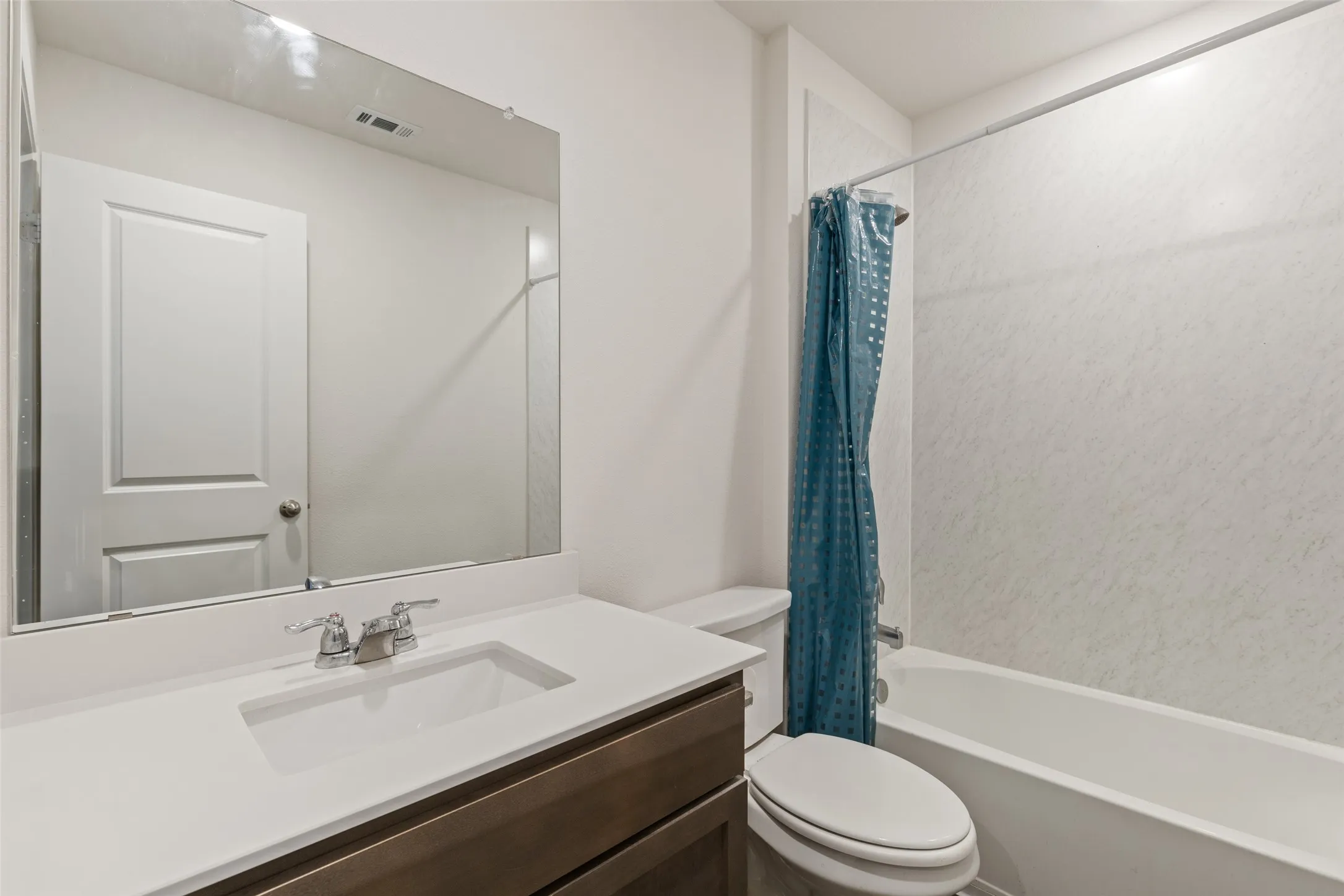 Single Family Residence For Sale in Hunt County , 2134 Berrywood Drive, Royse City, Texas 75189, 4 Bedroom, 3 Bathroom, 2 Garage spaces, 2,097 Sqft, built in 2022, mls#21267868, Real Estate Agent in Royse City, Homes For Sale in Hunt county, Homes For Sale in Royse City, Realtor in Royse City Texas, Real Estate Brokerage Independent Realty Texas, Luminita Cordes Realtor