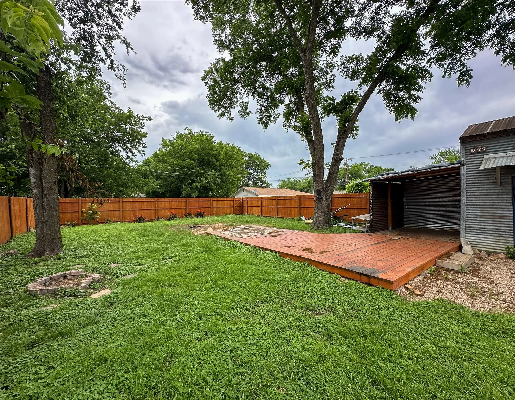 Single Family Residence For Sale in Johnson County , 606 Lilly Street, Cleburne, Texas 76033, 3 Bedroom, 2 Bathroom, Garage spaces, 1,400 Sqft, built in 1959, mls#21272574, Real Estate Agent in Cleburne, Homes For Sale in Johnson county, Homes For Sale in Cleburne, Realtor in Cleburne Texas, Real Estate Brokerage Independent Realty Texas, Luminita Cordes Realtor