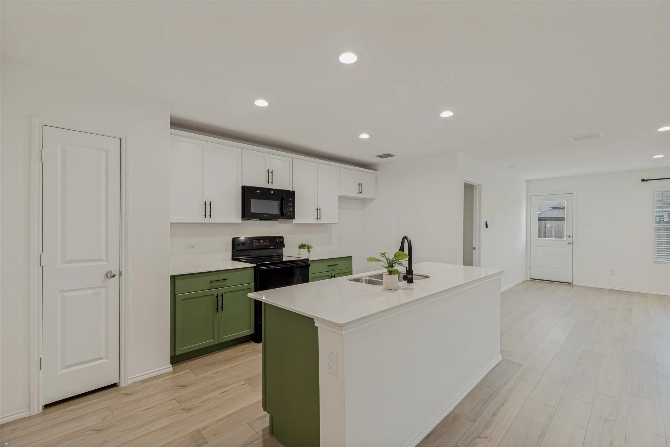 Single Family Residence For Sale in Collin County , 416 Carthage Drive, Princeton, Texas 75407, 4 Bedroom, 2 Bathroom, 2 Garage spaces, 1,675 Sqft, built in 2022, mls#21272595, Real Estate Agent in Princeton, Homes For Sale in Collin county, Homes For Sale in Princeton, Realtor in Princeton Texas, Real Estate Brokerage Independent Realty Texas, Luminita Cordes Realtor