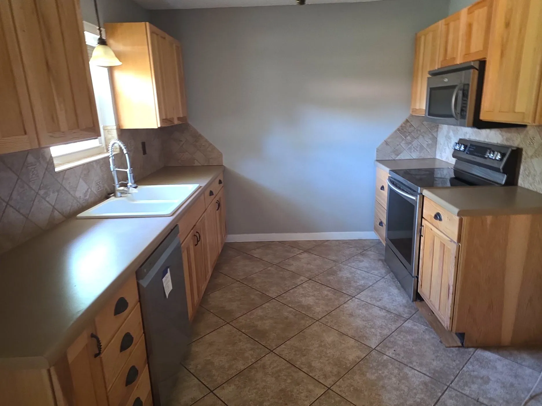 Single Family Residence For Sale in Palo Pinto County , 1900 26th Avenue, Mineral Wells, Texas 76067, 3 Bedroom, 2 Bathroom, 2 Garage spaces, 1,244 Sqft, built in 1971, Price $164,000, mls#21271399, Real Estate Agent in Mineral Wells, Homes For Sale in Palo Pinto county, Homes For Sale in Mineral Wells, Realtor in Mineral Wells Texas, Real Estate Brokerage Independent Realty Texas, Luminita Cordes Realtor