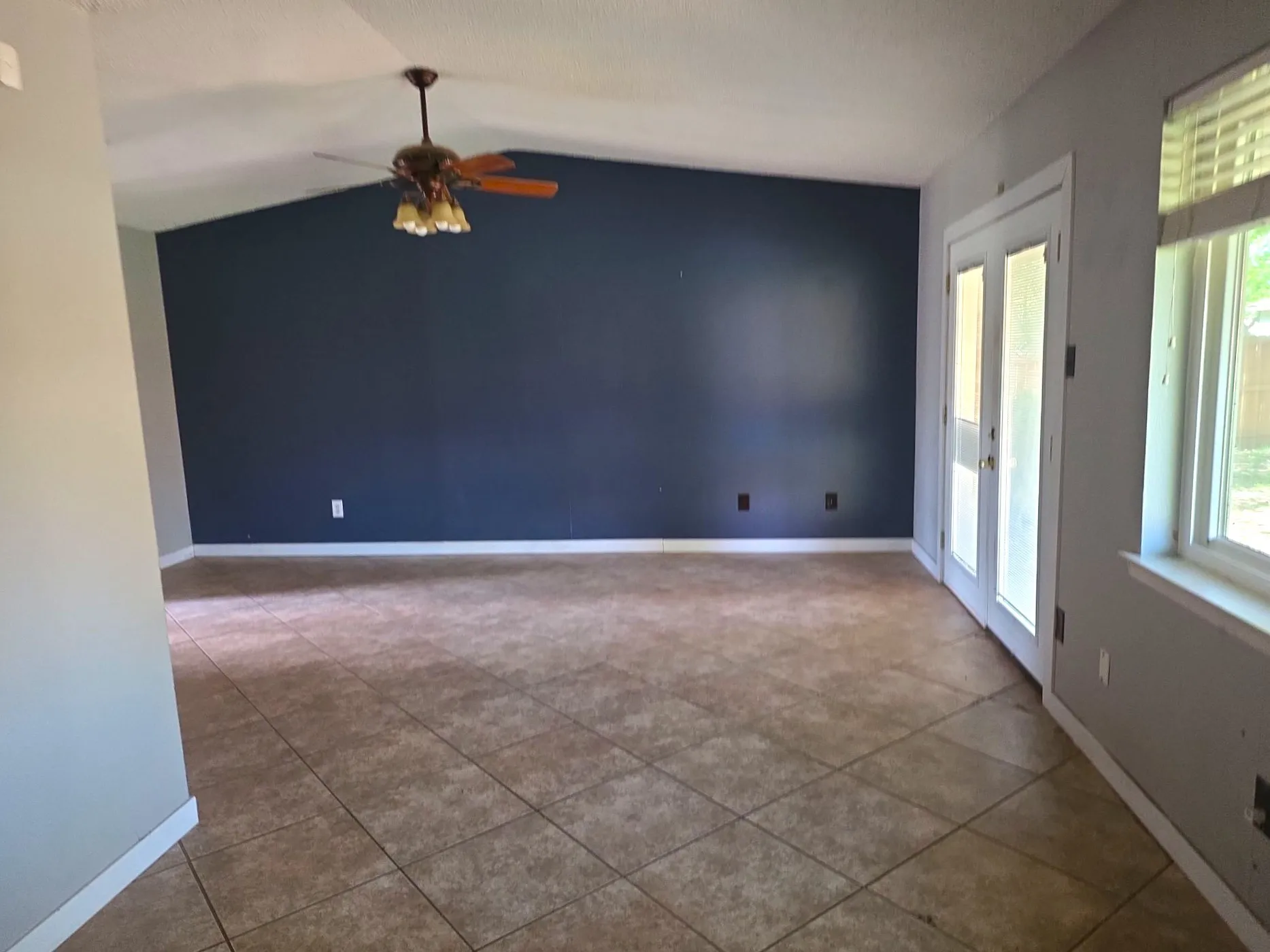 Single Family Residence For Sale in Palo Pinto County , 1900 26th Avenue, Mineral Wells, Texas 76067, 3 Bedroom, 2 Bathroom, 2 Garage spaces, 1,244 Sqft, built in 1971, Price $164,000, mls#21271399, Real Estate Agent in Mineral Wells, Homes For Sale in Palo Pinto county, Homes For Sale in Mineral Wells, Realtor in Mineral Wells Texas, Real Estate Brokerage Independent Realty Texas, Luminita Cordes Realtor