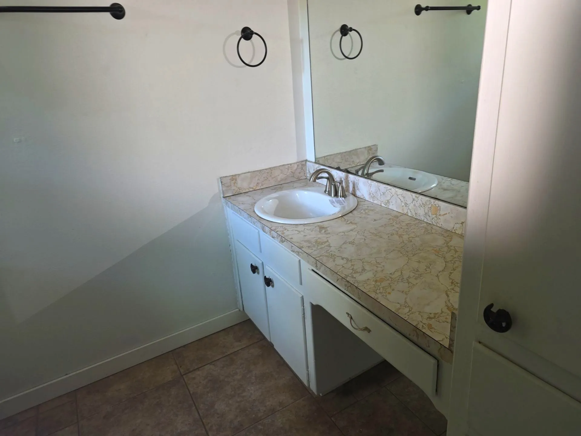 Single Family Residence For Sale in Palo Pinto County , 1900 26th Avenue, Mineral Wells, Texas 76067, 3 Bedroom, 2 Bathroom, 2 Garage spaces, 1,244 Sqft, built in 1971, Price $164,000, mls#21271399, Real Estate Agent in Mineral Wells, Homes For Sale in Palo Pinto county, Homes For Sale in Mineral Wells, Realtor in Mineral Wells Texas, Real Estate Brokerage Independent Realty Texas, Luminita Cordes Realtor