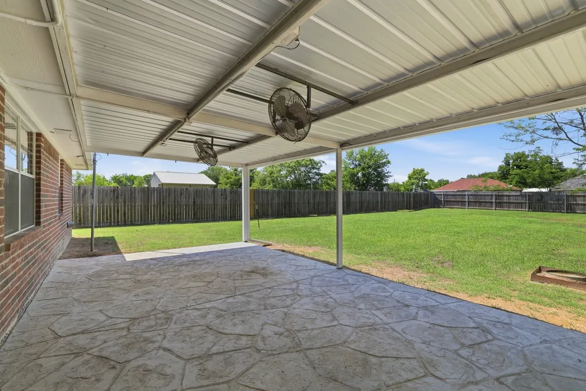 Single Family Residence For Sale in Lamar County , 1974 County Road 33900, Powderly, Texas 75473, 3 Bedroom, 2 Bathroom, 1 Garage spaces, 1,486 Sqft, built in 2009, mls#21271571, Real Estate Agent in Powderly, Homes For Sale in Lamar county, Homes For Sale in Powderly, Realtor in Powderly Texas, Real Estate Brokerage Independent Realty Texas, Luminita Cordes Realtor