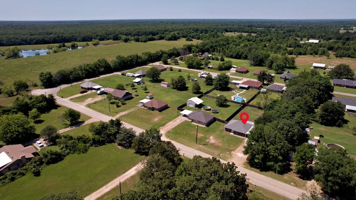 Single Family Residence For Sale in Lamar County , 1974 County Road 33900, Powderly, Texas 75473, 3 Bedroom, 2 Bathroom, 1 Garage spaces, 1,486 Sqft, built in 2009, mls#21271571, Real Estate Agent in Powderly, Homes For Sale in Lamar county, Homes For Sale in Powderly, Realtor in Powderly Texas, Real Estate Brokerage Independent Realty Texas, Luminita Cordes Realtor