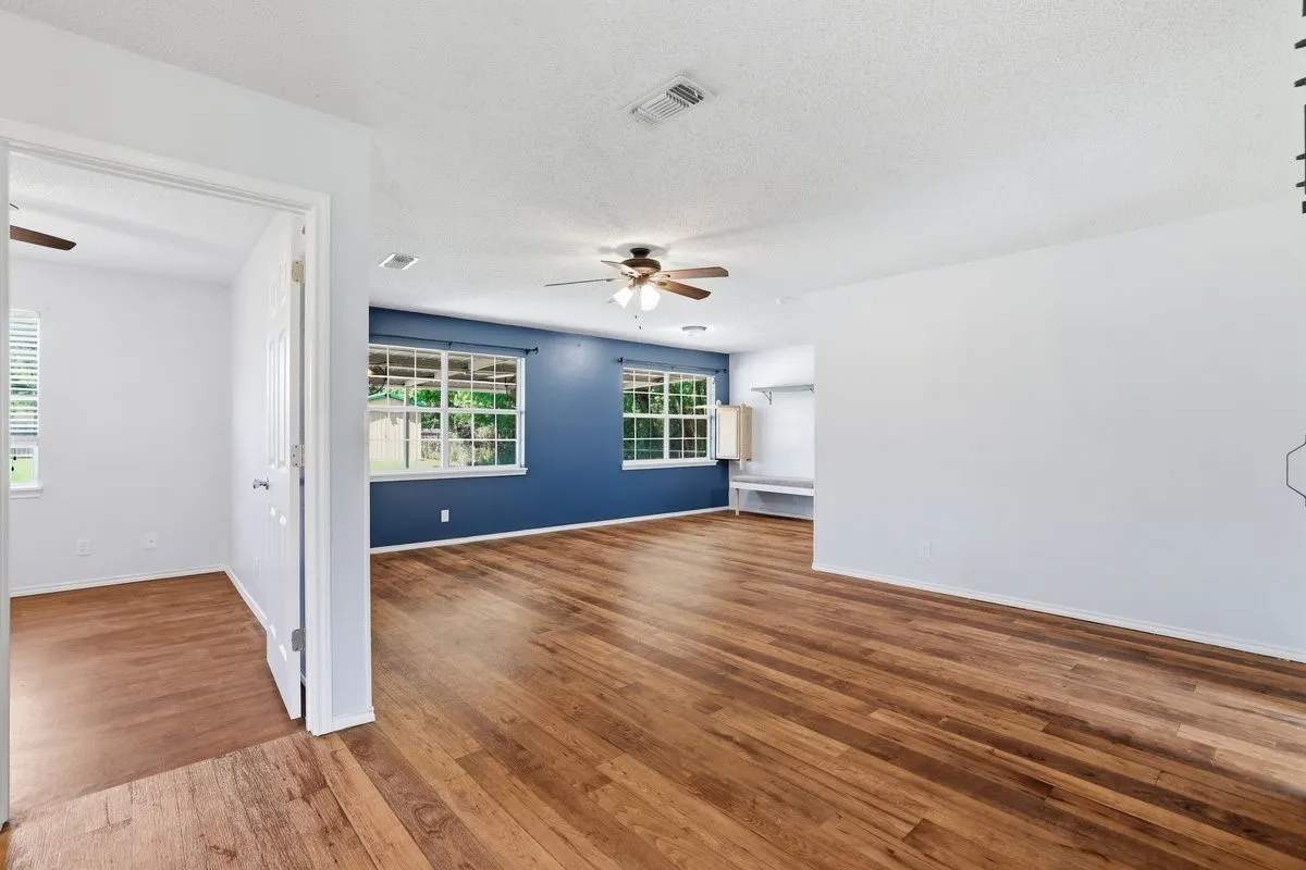 Single Family Residence For Sale in Lamar County , 1974 County Road 33900, Powderly, Texas 75473, 3 Bedroom, 2 Bathroom, 1 Garage spaces, 1,486 Sqft, built in 2009, mls#21271571, Real Estate Agent in Powderly, Homes For Sale in Lamar county, Homes For Sale in Powderly, Realtor in Powderly Texas, Real Estate Brokerage Independent Realty Texas, Luminita Cordes Realtor