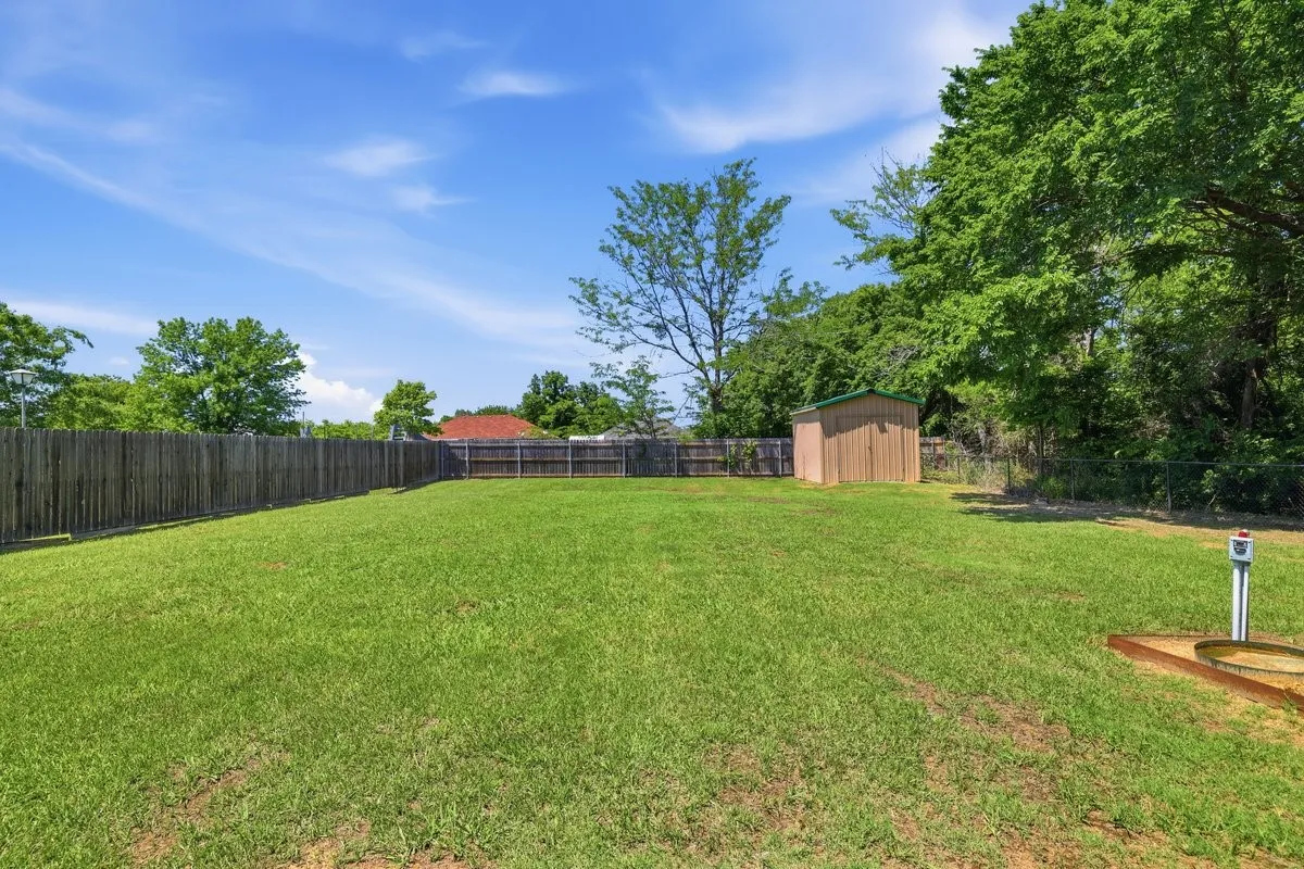 Single Family Residence For Sale in Lamar County , 1974 County Road 33900, Powderly, Texas 75473, 3 Bedroom, 2 Bathroom, 1 Garage spaces, 1,486 Sqft, built in 2009, mls#21271571, Real Estate Agent in Powderly, Homes For Sale in Lamar county, Homes For Sale in Powderly, Realtor in Powderly Texas, Real Estate Brokerage Independent Realty Texas, Luminita Cordes Realtor