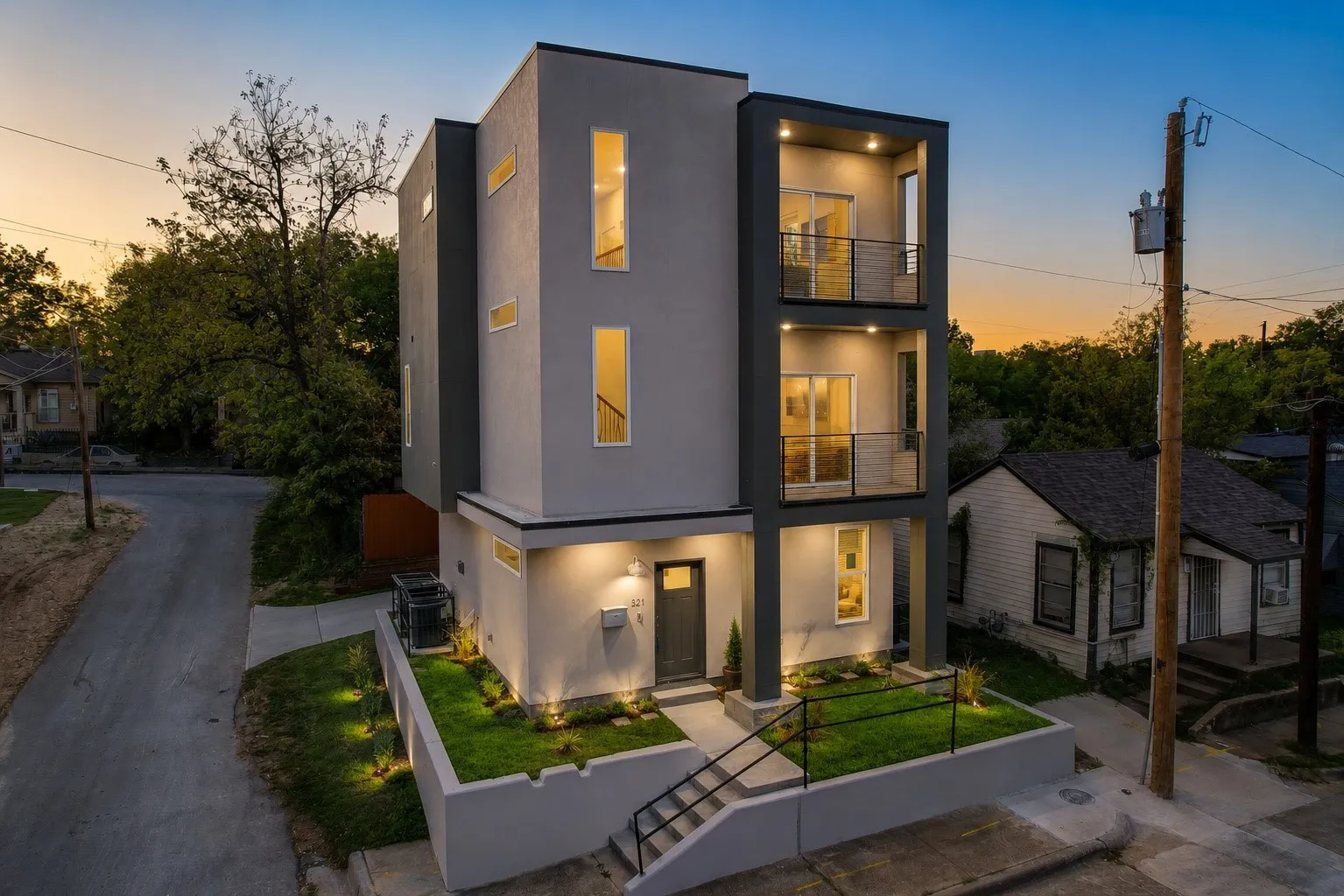 Single Family Residence For Sale in Dallas County , 521 Faulk Street, Dallas, Texas 75203, 3 Bedroom, 4 Bathroom, Garage spaces, 1,876 Sqft, built in 2023, mls#21269918, Real Estate Agent in Dallas, Homes For Sale in Dallas county, Homes For Sale in Dallas, Realtor in Dallas Texas, Real Estate Brokerage Independent Realty Texas, Luminita Cordes Realtor