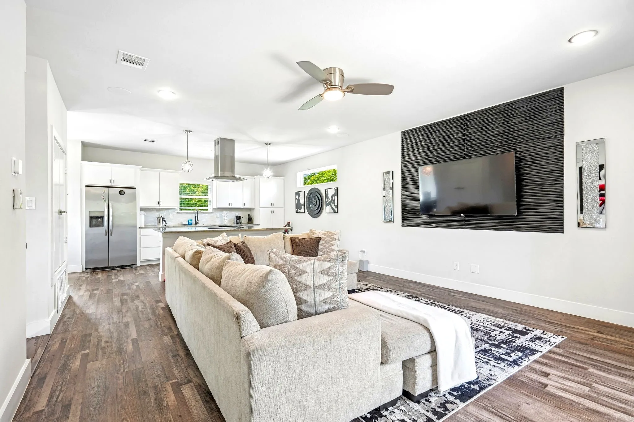 Single Family Residence For Sale in Dallas County , 521 Faulk Street, Dallas, Texas 75203, 3 Bedroom, 4 Bathroom, Garage spaces, 1,876 Sqft, built in 2023, mls#21269918, Real Estate Agent in Dallas, Homes For Sale in Dallas county, Homes For Sale in Dallas, Realtor in Dallas Texas, Real Estate Brokerage Independent Realty Texas, Luminita Cordes Realtor
