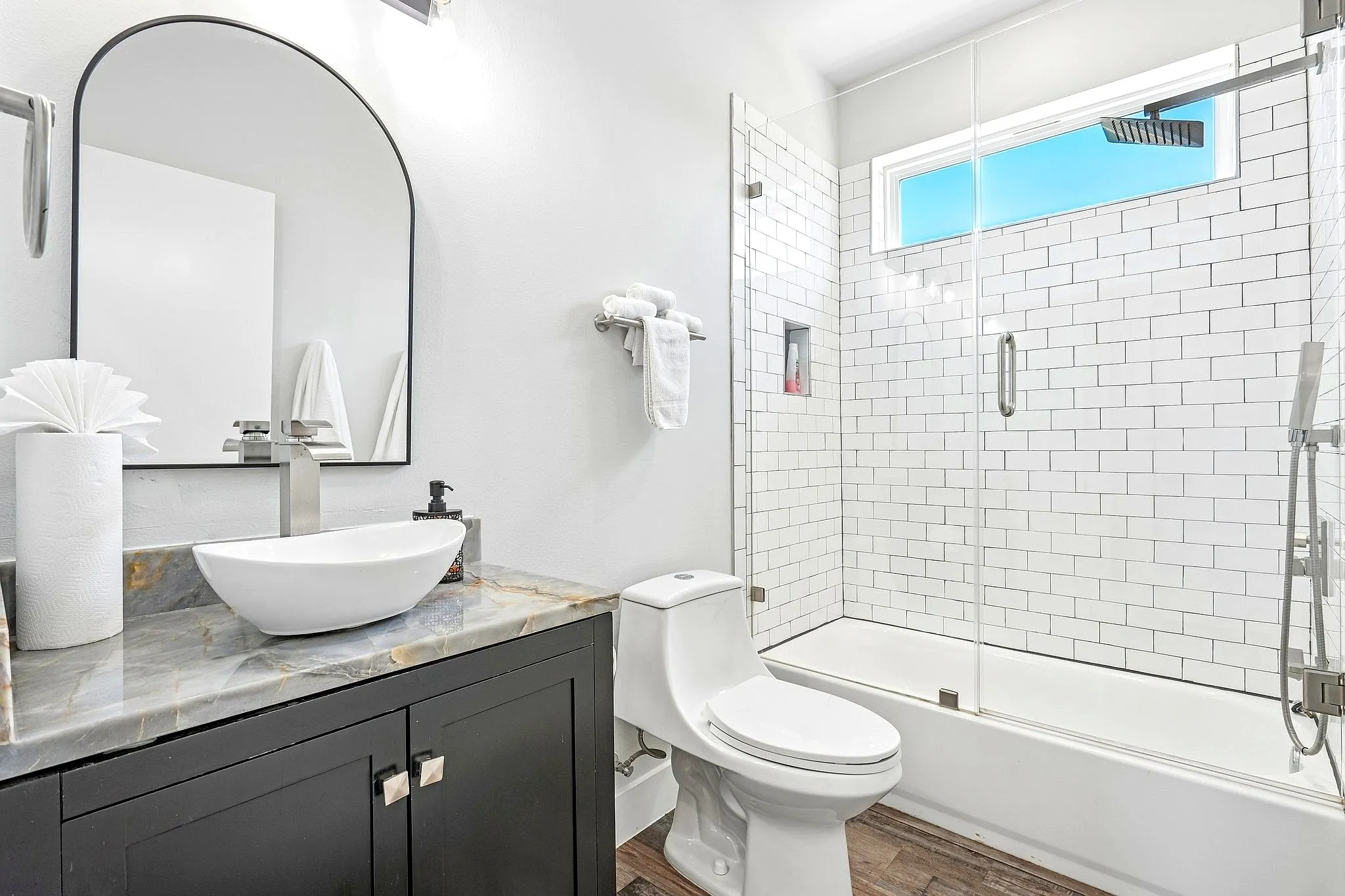 Single Family Residence For Sale in Dallas County , 521 Faulk Street, Dallas, Texas 75203, 3 Bedroom, 4 Bathroom, Garage spaces, 1,876 Sqft, built in 2023, mls#21269918, Real Estate Agent in Dallas, Homes For Sale in Dallas county, Homes For Sale in Dallas, Realtor in Dallas Texas, Real Estate Brokerage Independent Realty Texas, Luminita Cordes Realtor