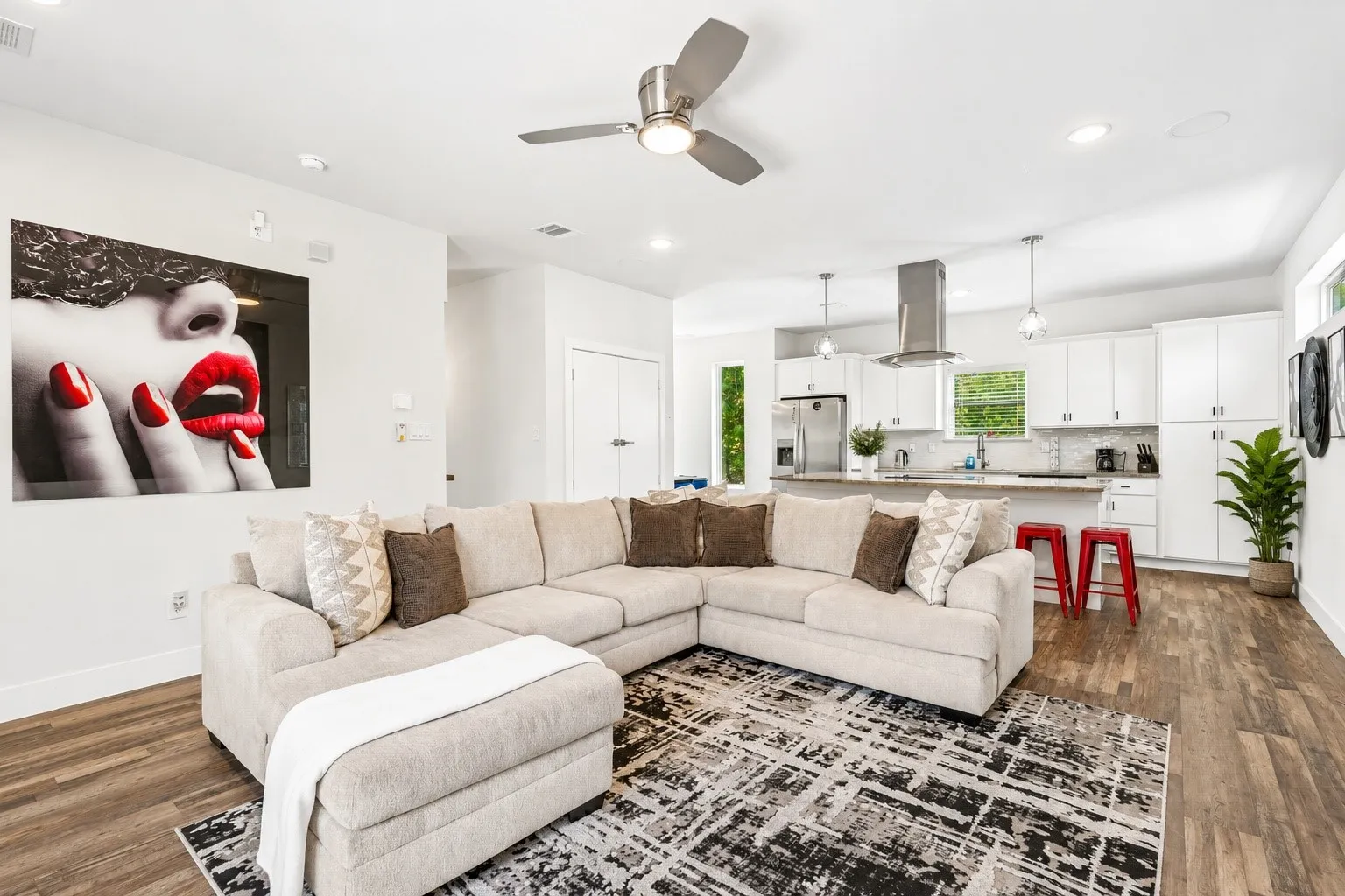 Single Family Residence For Sale in Dallas County , 521 Faulk Street, Dallas, Texas 75203, 3 Bedroom, 4 Bathroom, Garage spaces, 1,876 Sqft, built in 2023, mls#21269918, Real Estate Agent in Dallas, Homes For Sale in Dallas county, Homes For Sale in Dallas, Realtor in Dallas Texas, Real Estate Brokerage Independent Realty Texas, Luminita Cordes Realtor