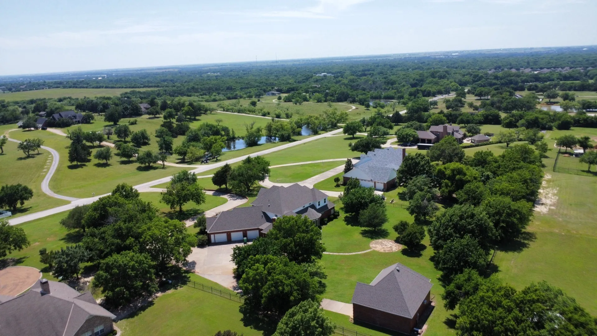 Single Family Residence For Sale in Cooke County , 3107 Harris Street, Gainesville, Texas 76240, 5 Bedrooms, 5 Bathrooms, 5 Garage spaces, 4,812 Sqft, built in 1998, Price $998,000, mls#21272460, Real Estate Agent in Gainesville, Homes For Sale in Cooke county, Homes For Sale in Gainesville, Realtor in Gainesville Texas, Real Estate Brokerage Independent Realty Texas, Luminita Cordes Realtor